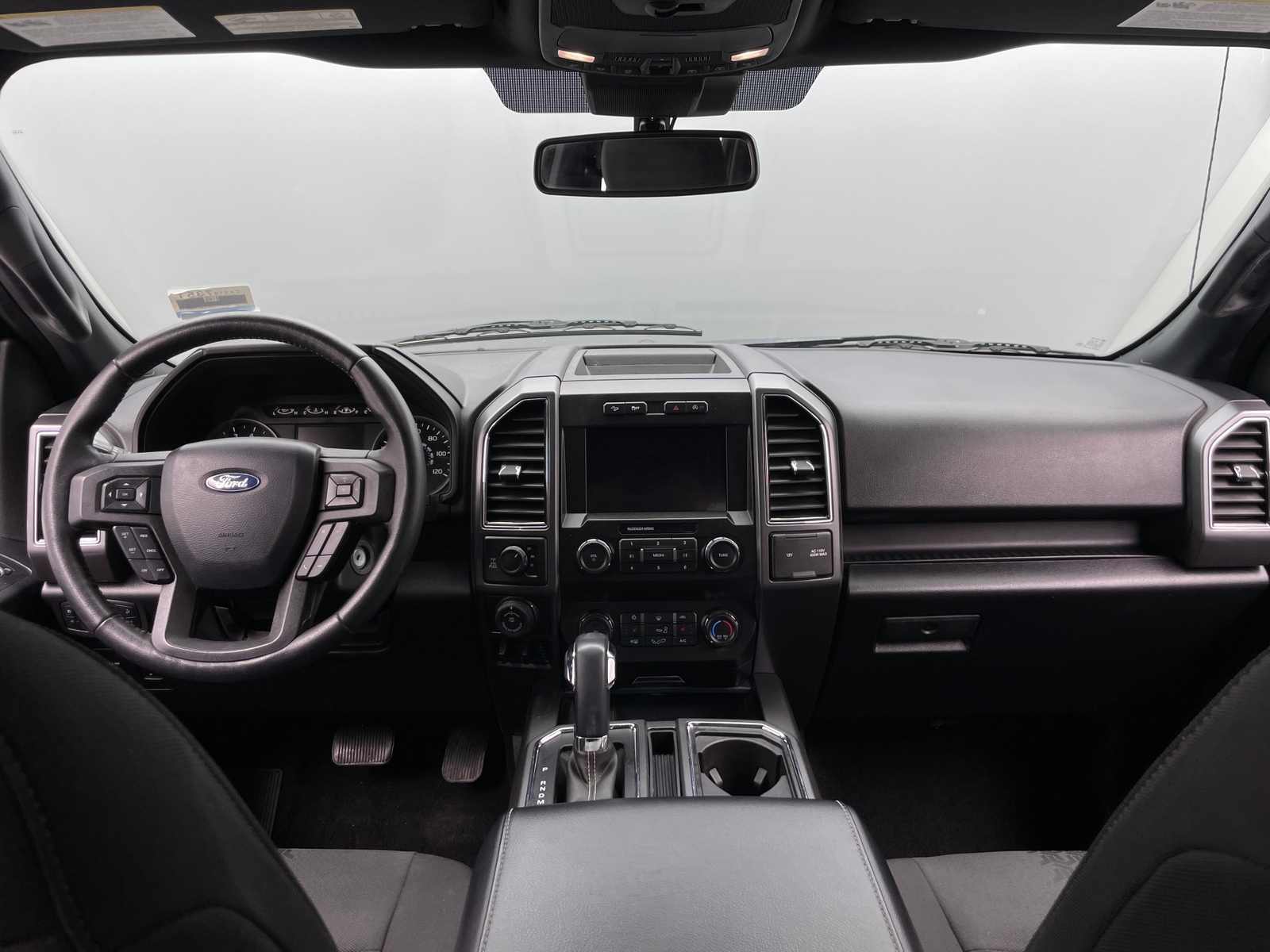 Thumbnail: 2019 Ford Econoline - 3