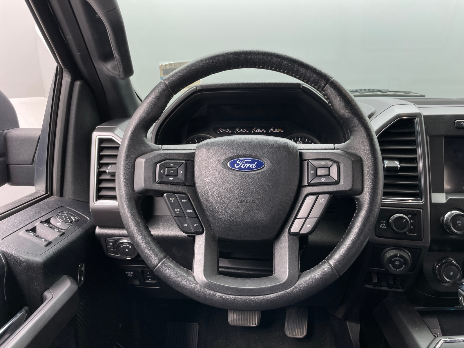 Thumbnail: 2019 Ford Econoline - 5
