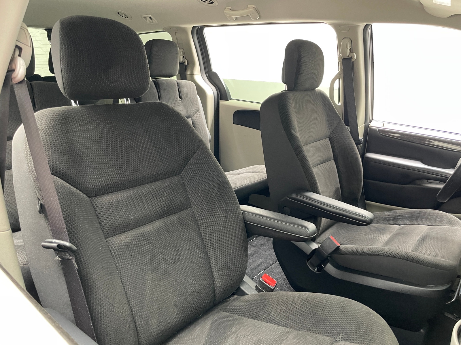 Thumbnail: 2018 Dodge Grand Caravan - 2