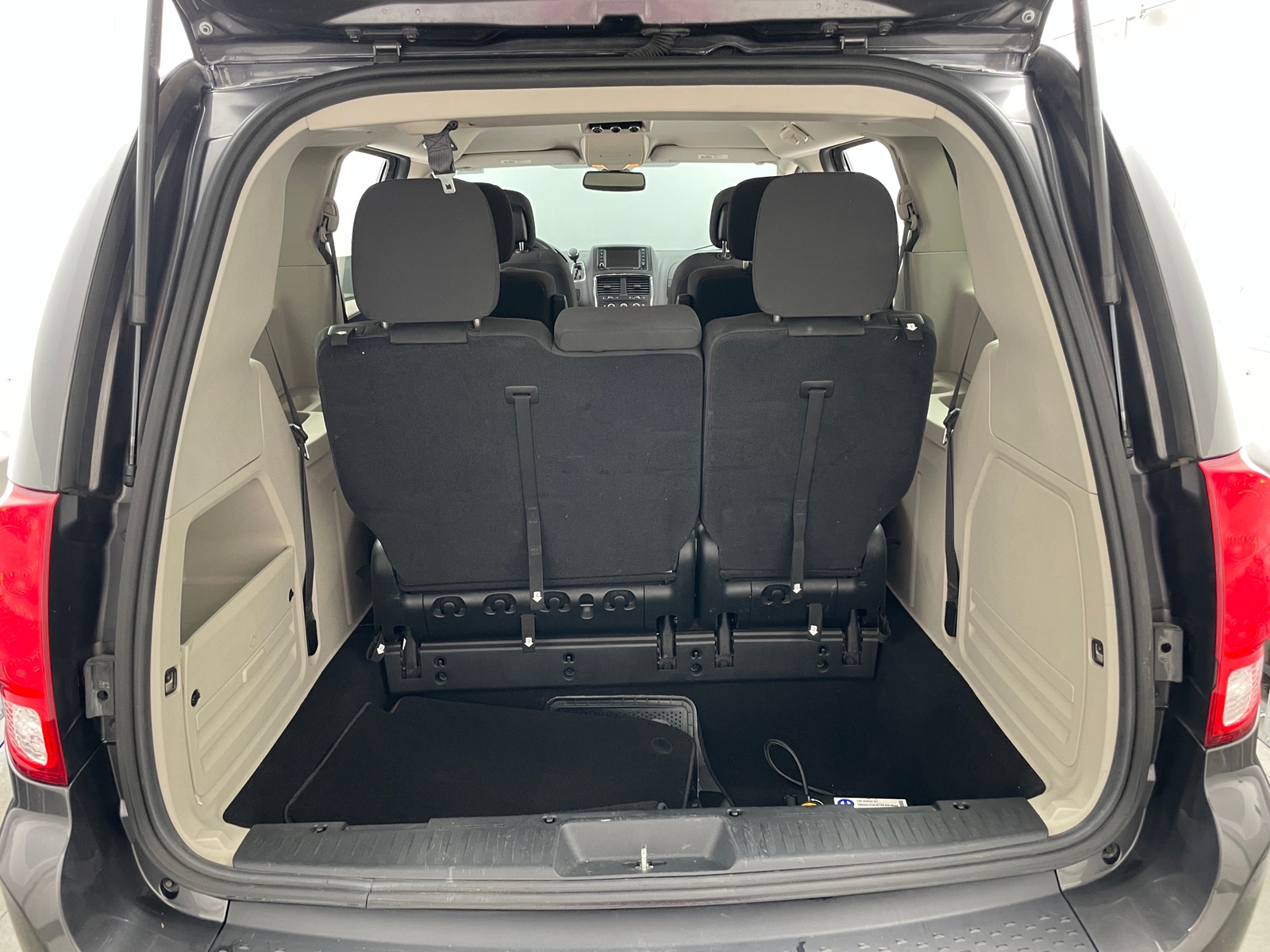 Thumbnail: 2018 Dodge Grand Caravan - 7