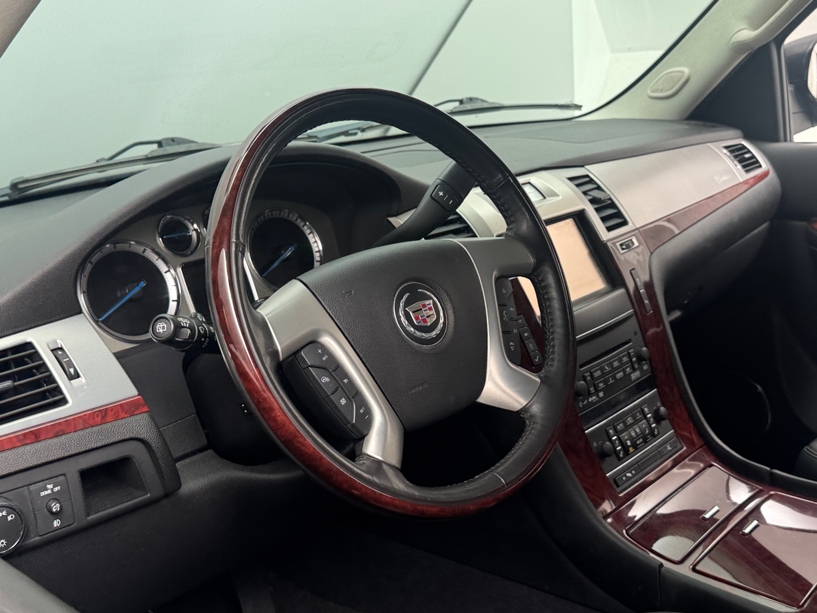 Thumbnail: 2014 Cadillac Escalade - 4