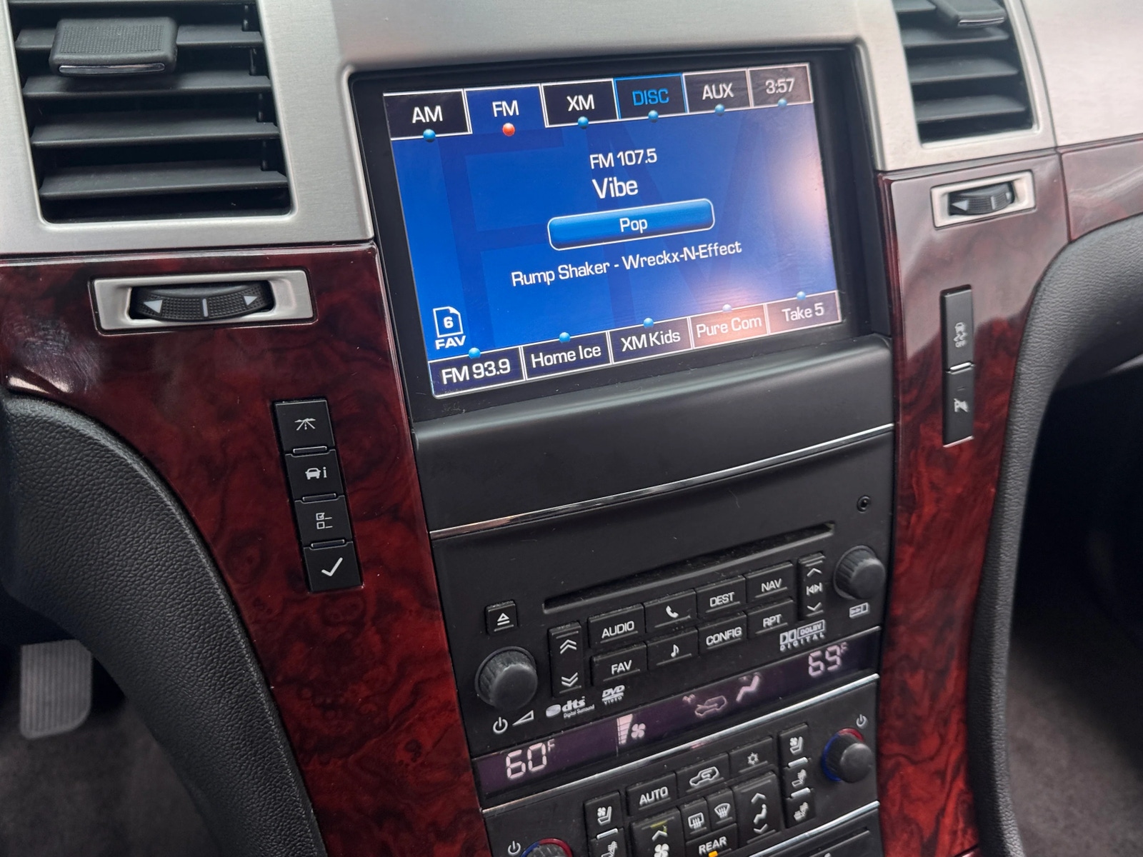 Thumbnail: 2014 Cadillac Escalade - 3
