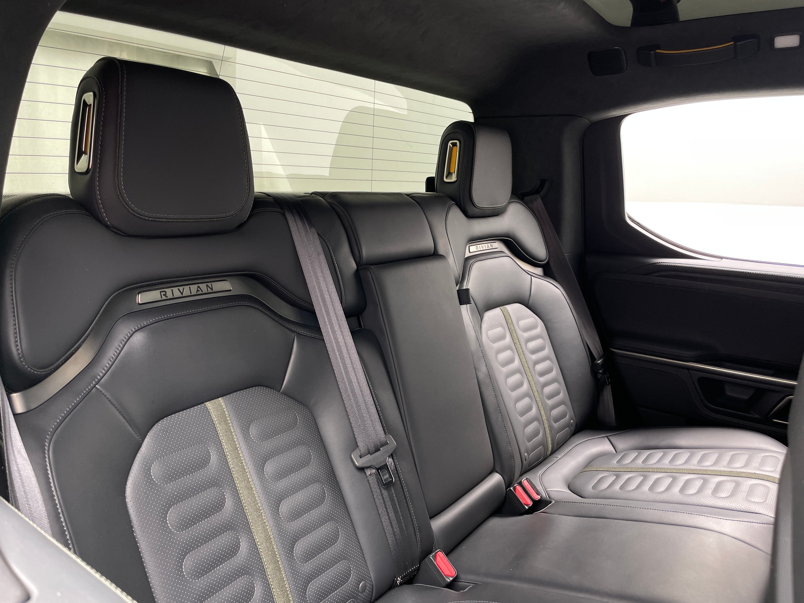 Thumbnail: 2024 Rivian R1T - 5