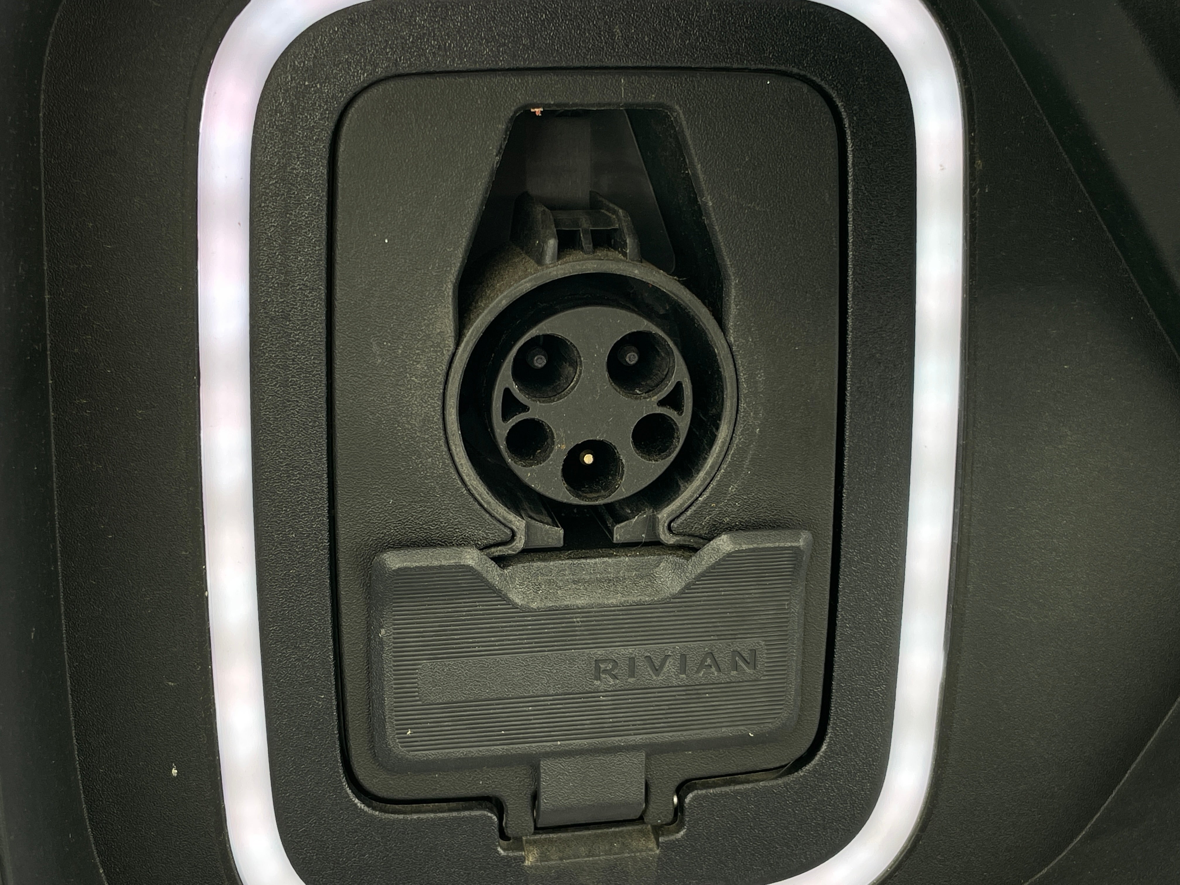 Used 2024 Rivian R1T Adventure with VIN 7FCTGAAA5RN034290 for sale in Auburn, WA