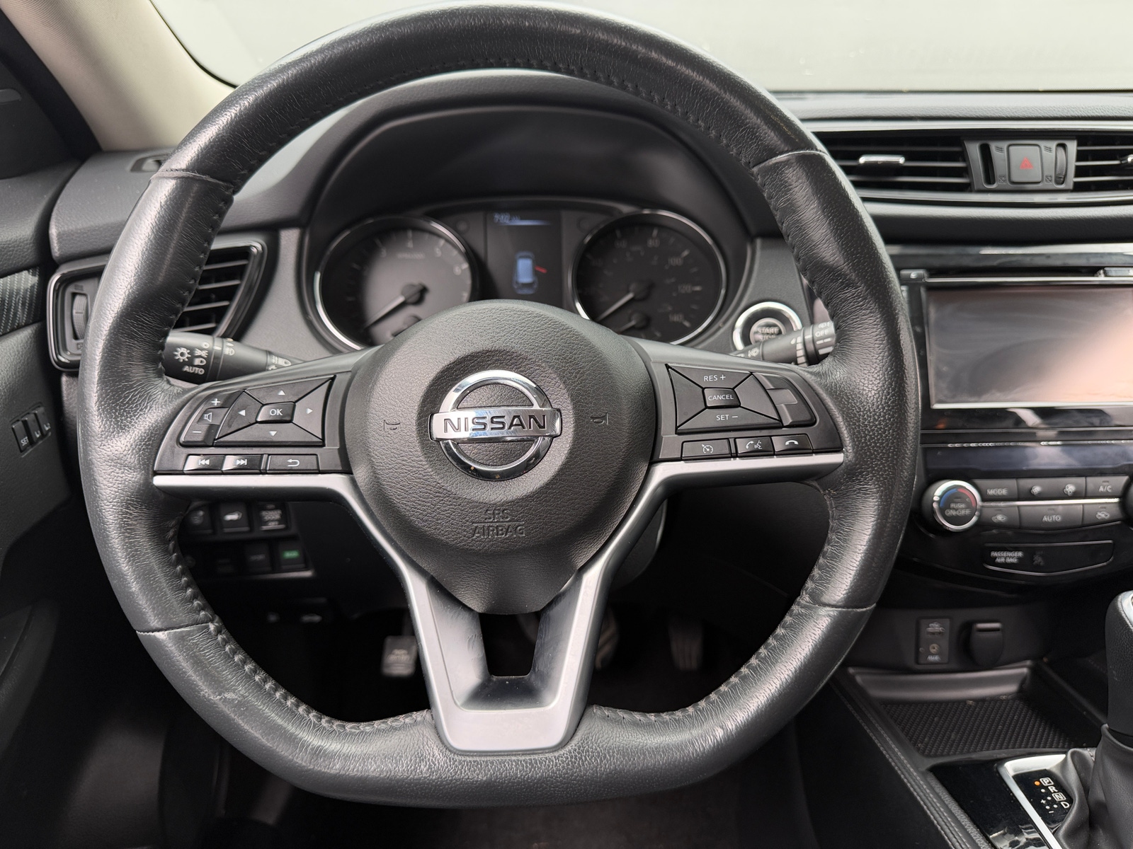 Thumbnail: 2017 Nissan Rogue - 4