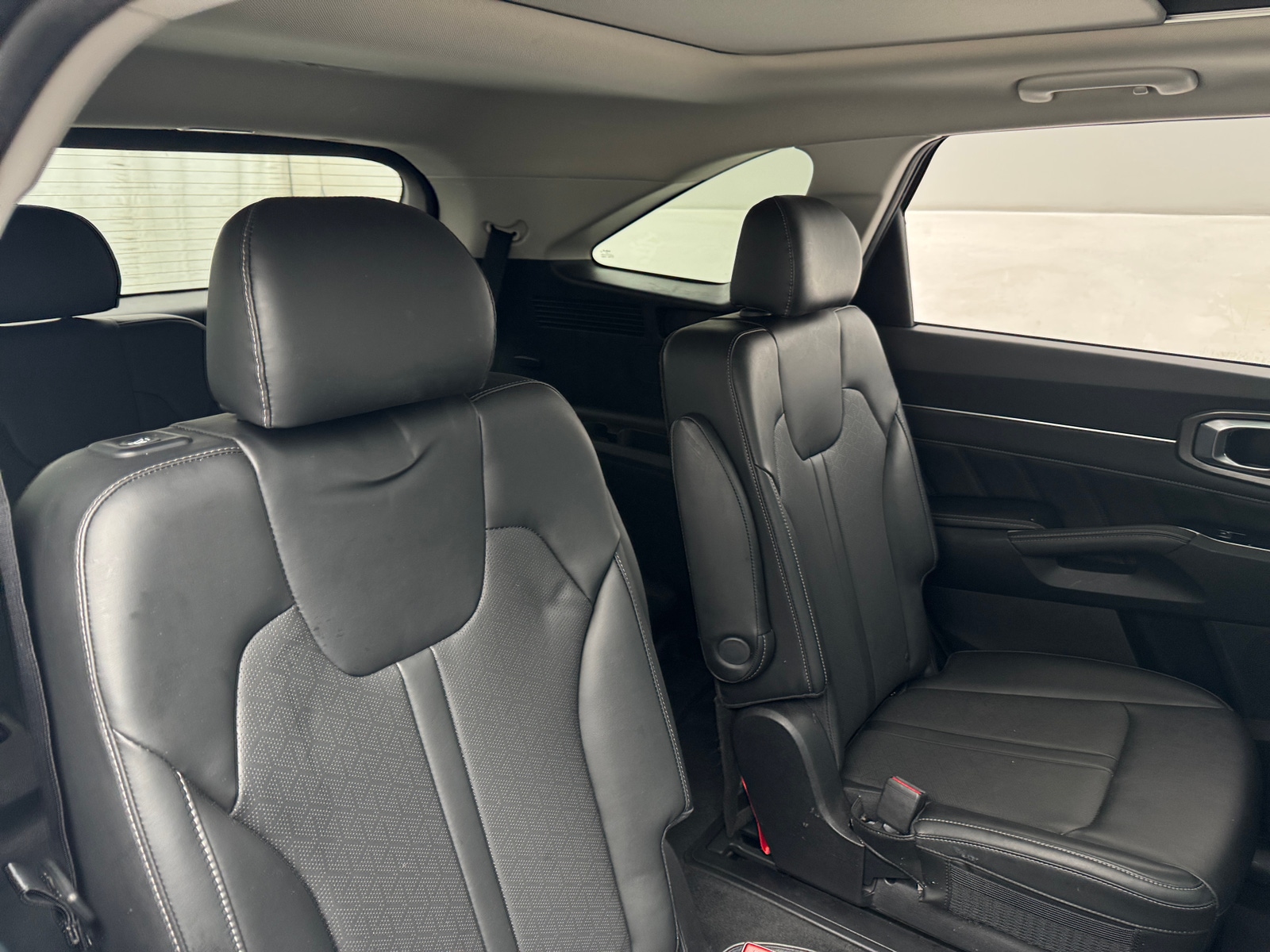 Thumbnail: 2022 Kia Sorento - 5
