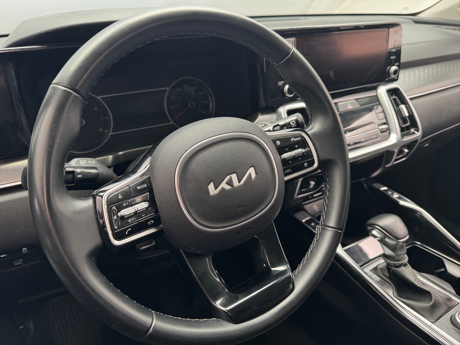Thumbnail: 2022 Kia Sorento - 4