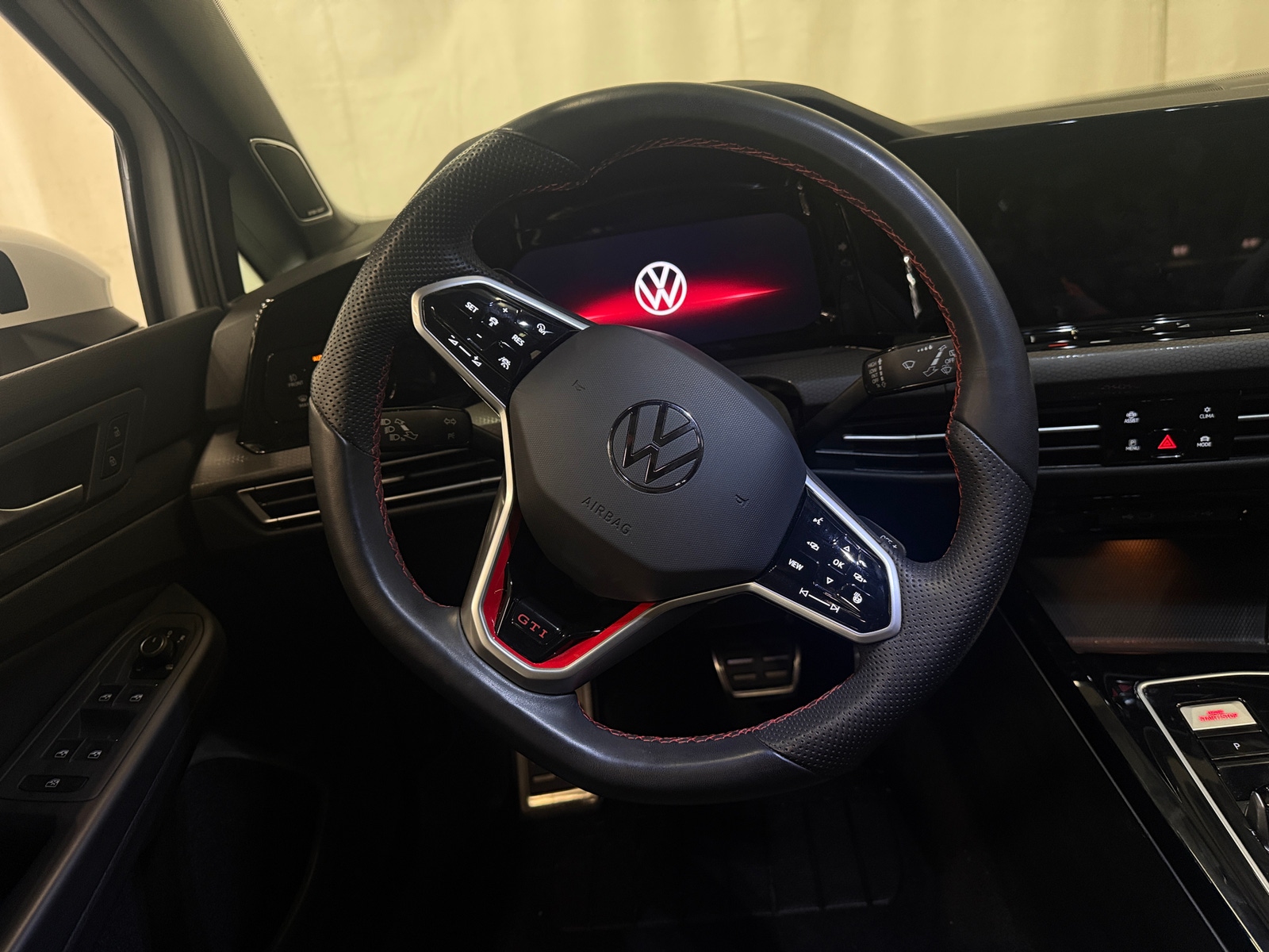 Thumbnail: 2024 Volkswagen Golf - 4