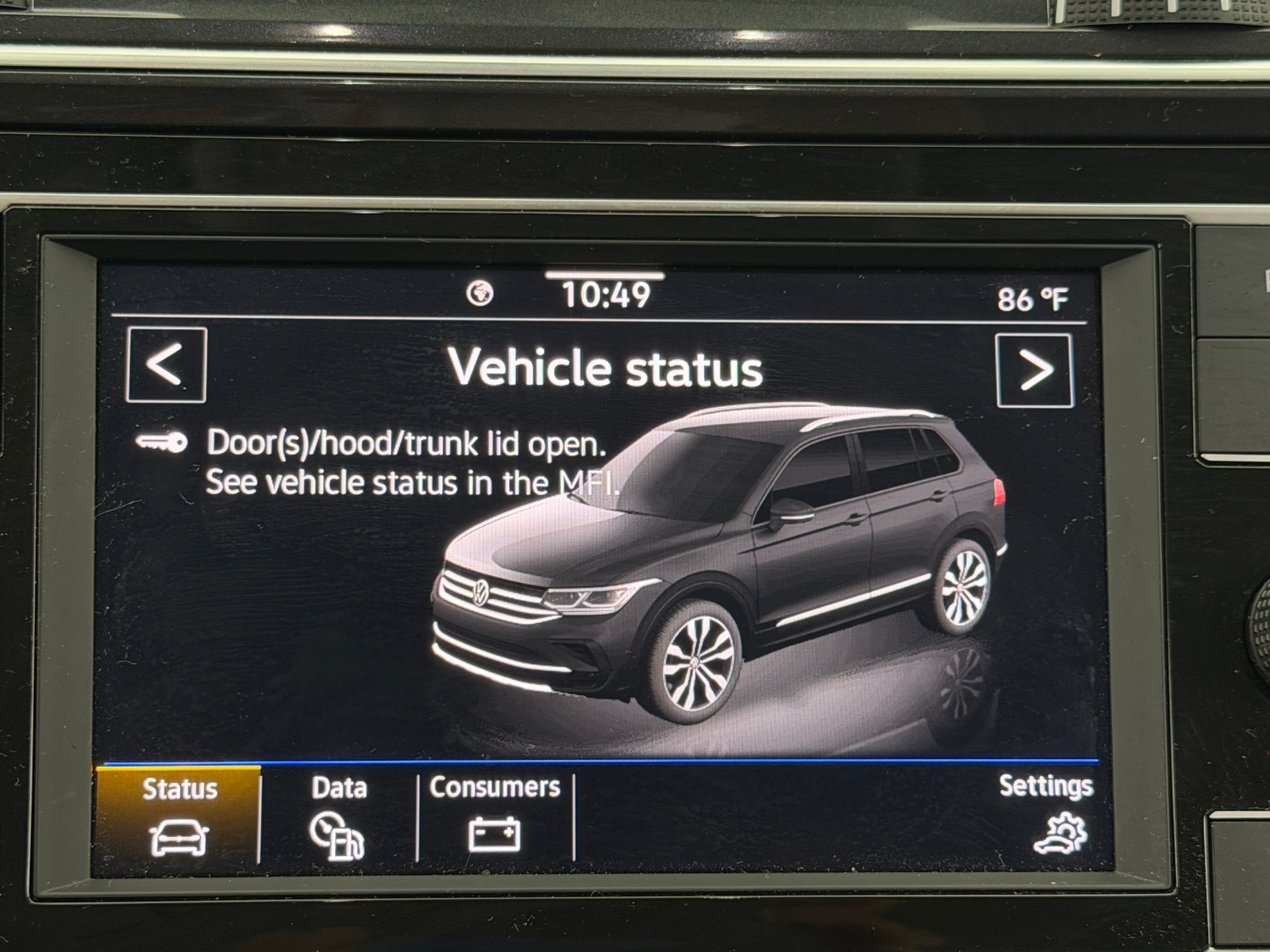 Thumbnail: 2023 Volkswagen Tiguan - 4