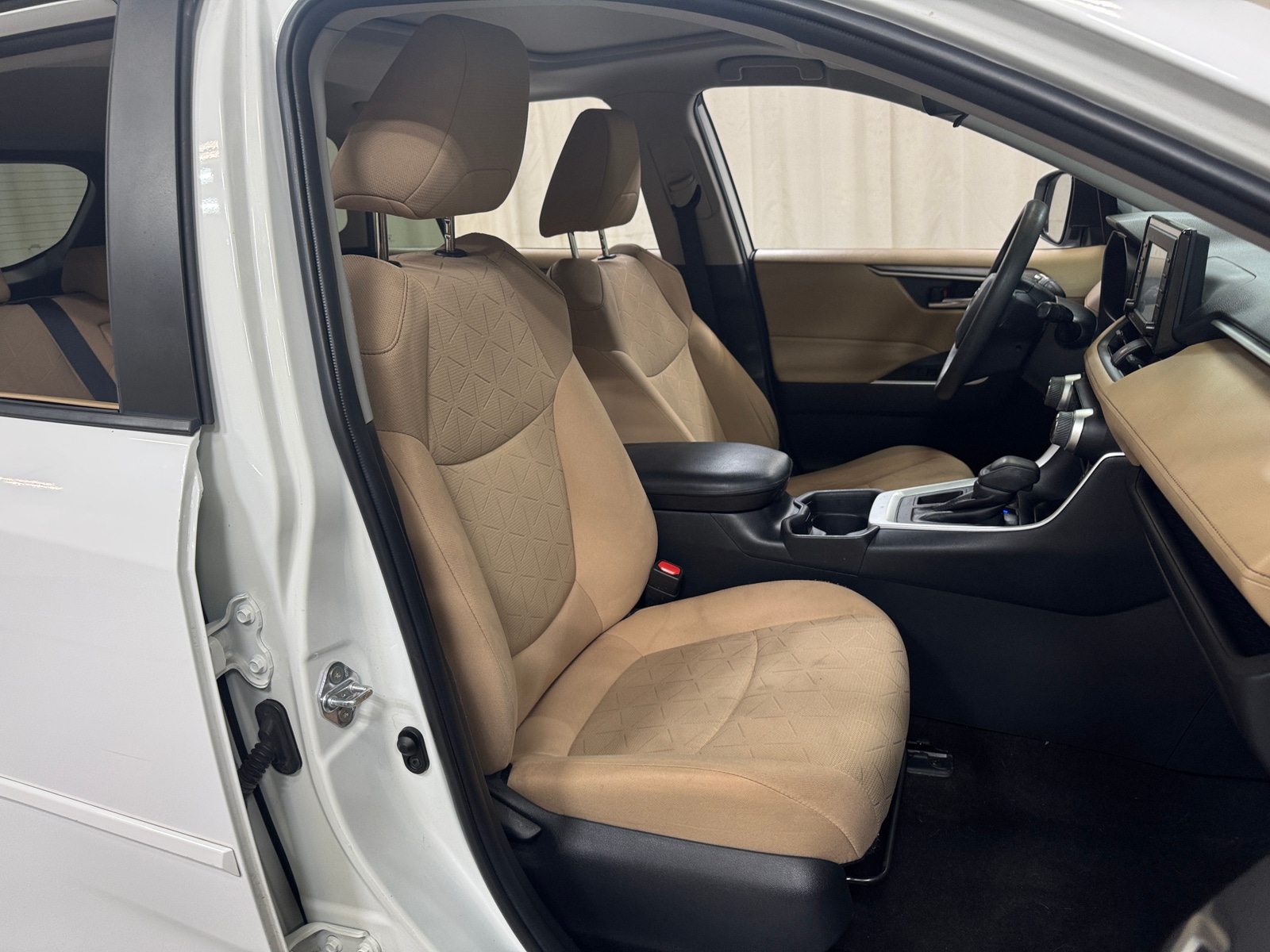 Thumbnail: 2020 Toyota RAV4 - 2