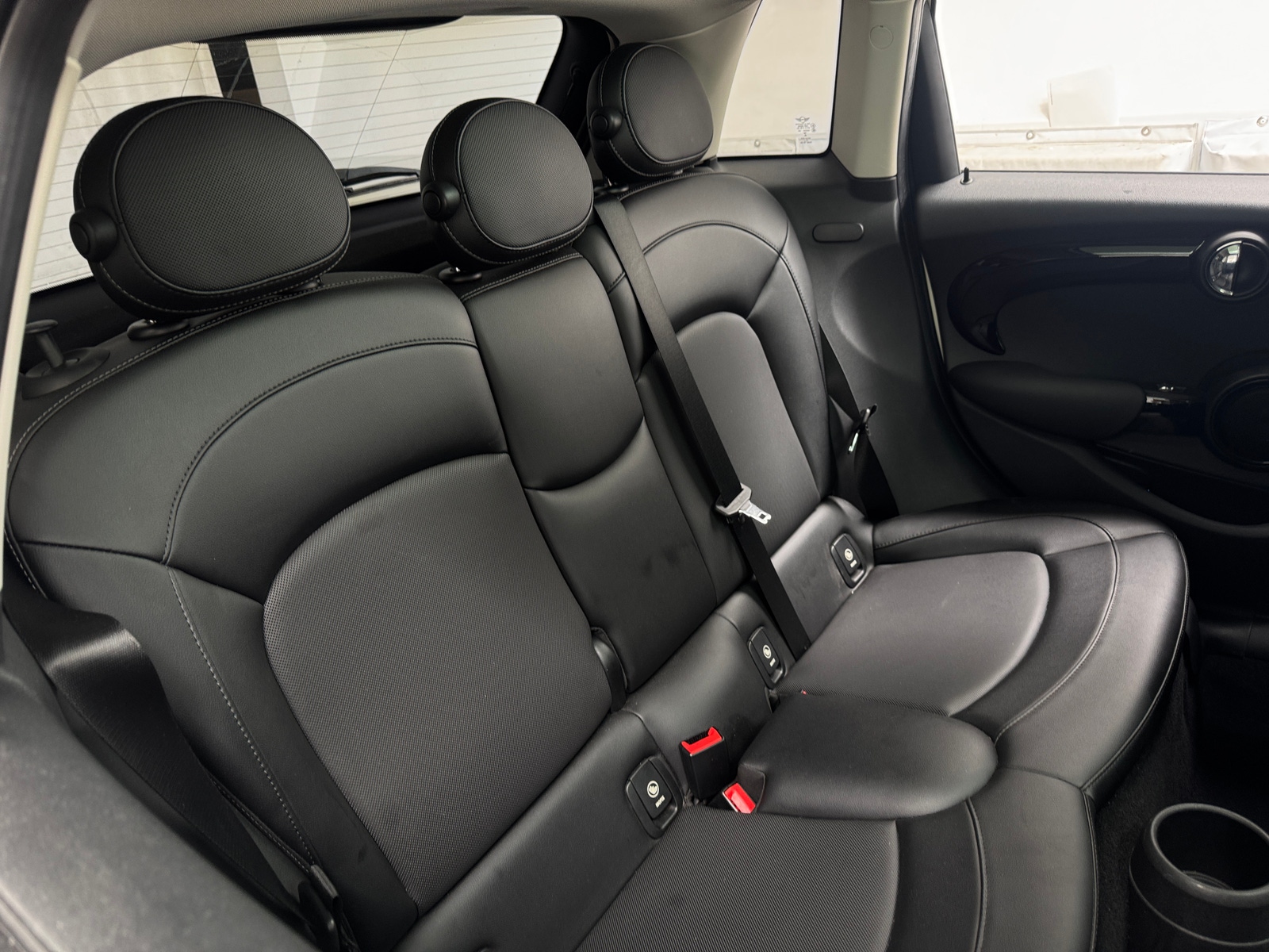 Thumbnail: 2016 MINI Cooper Hardtop - 5