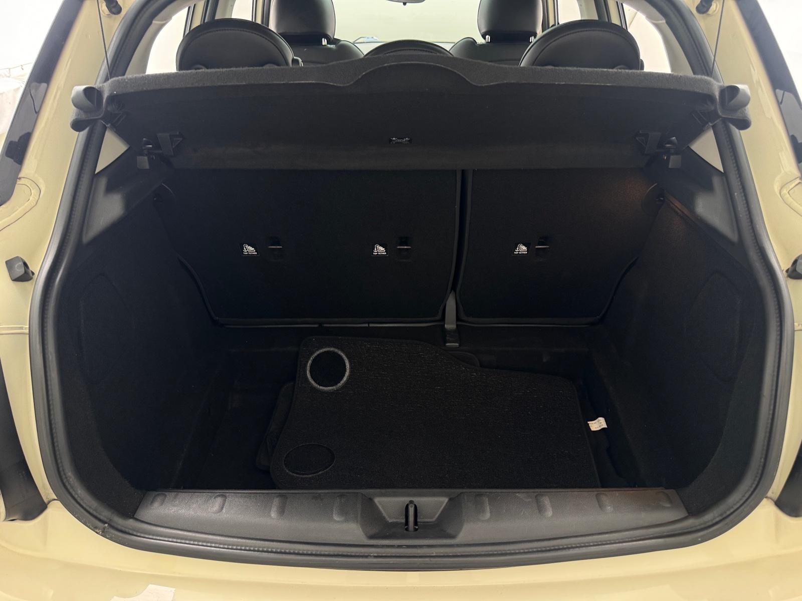 Thumbnail: 2016 MINI Cooper Hardtop - 6