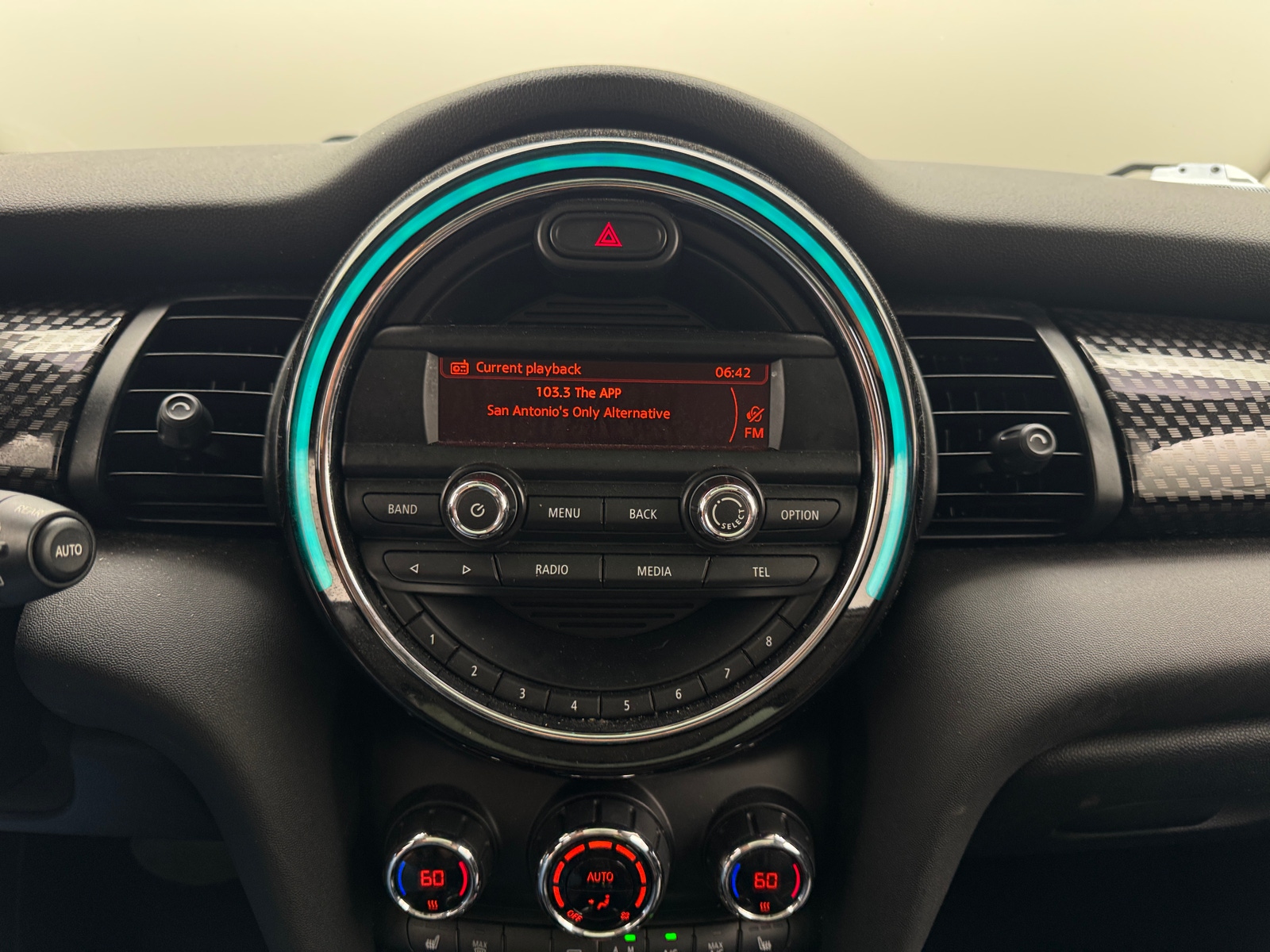 Thumbnail: 2016 MINI Cooper Hardtop - 3
