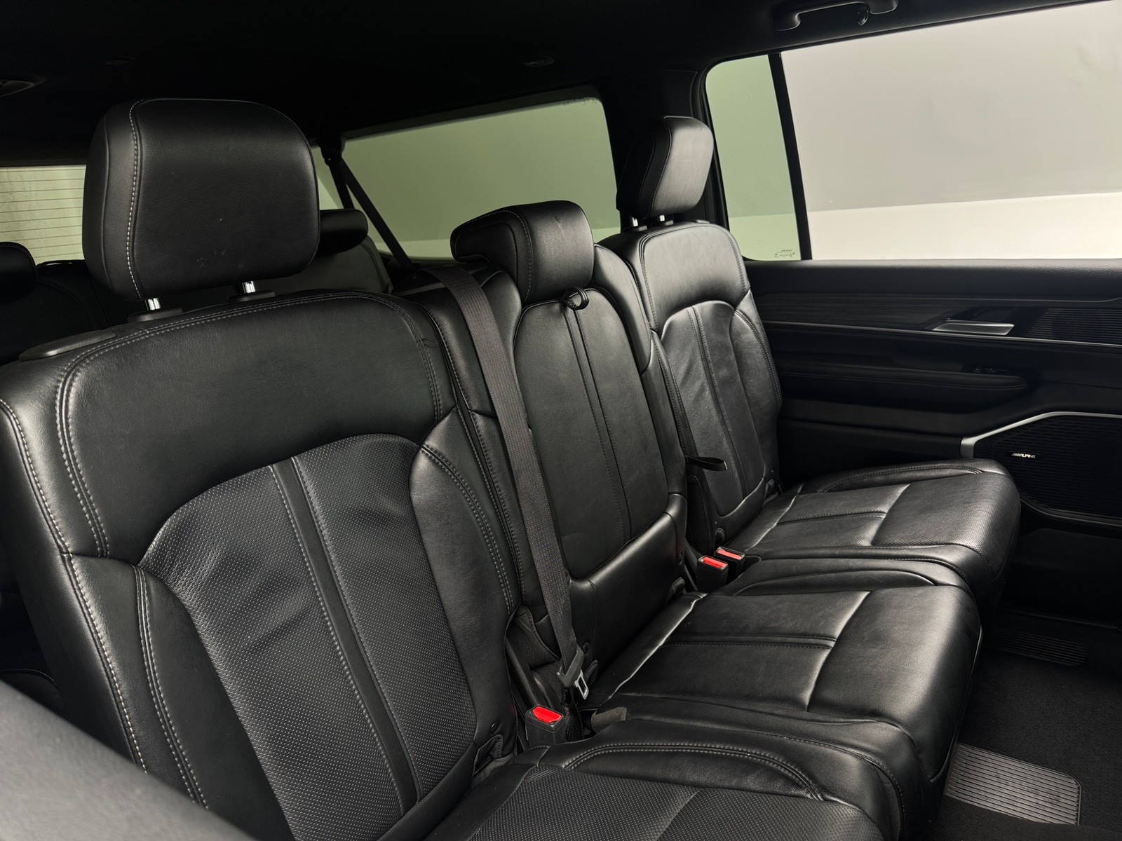Thumbnail: 2024 Jeep Wagoneer - 5