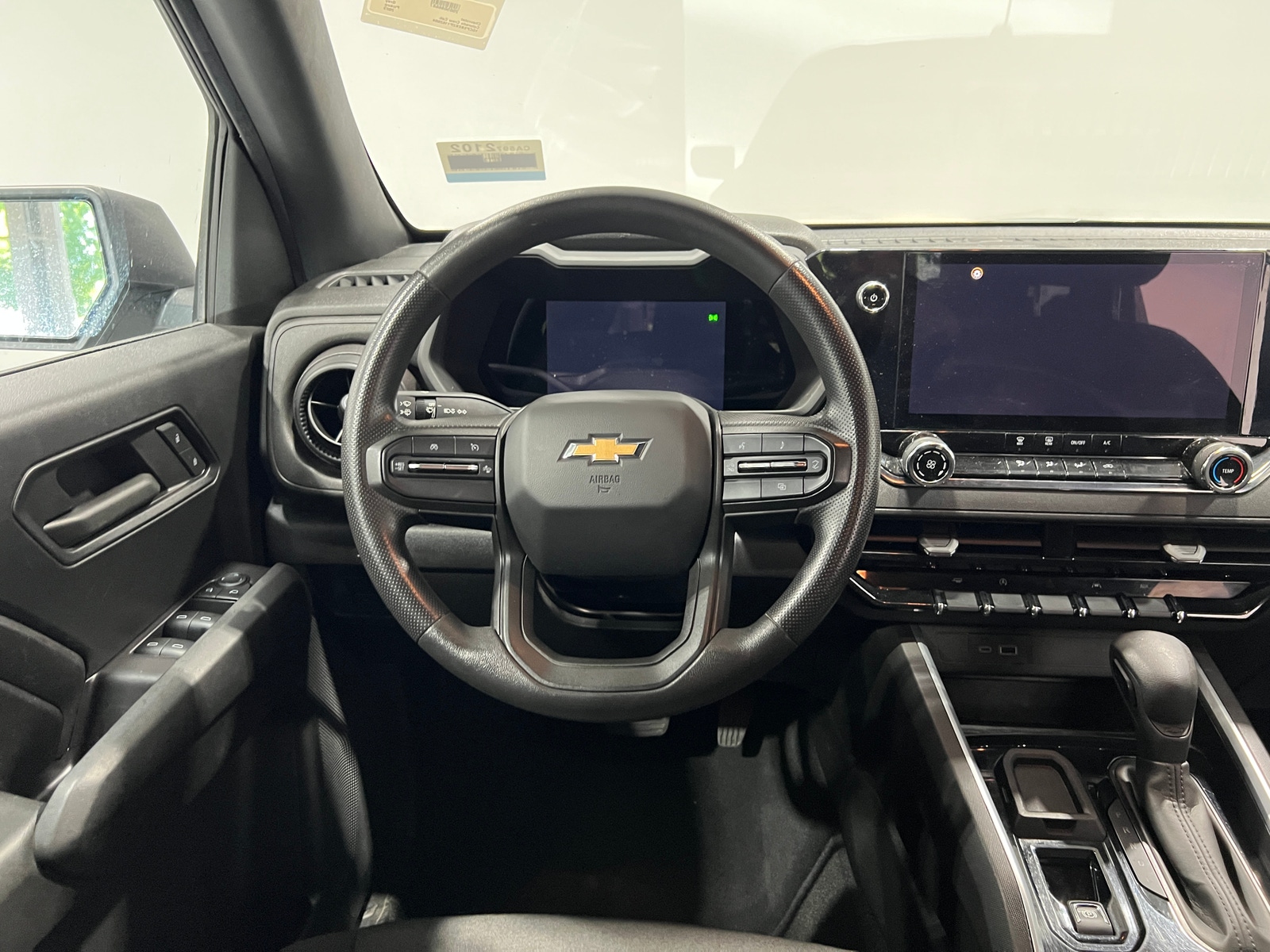 Thumbnail: 2023 Chevrolet Colorado - 5