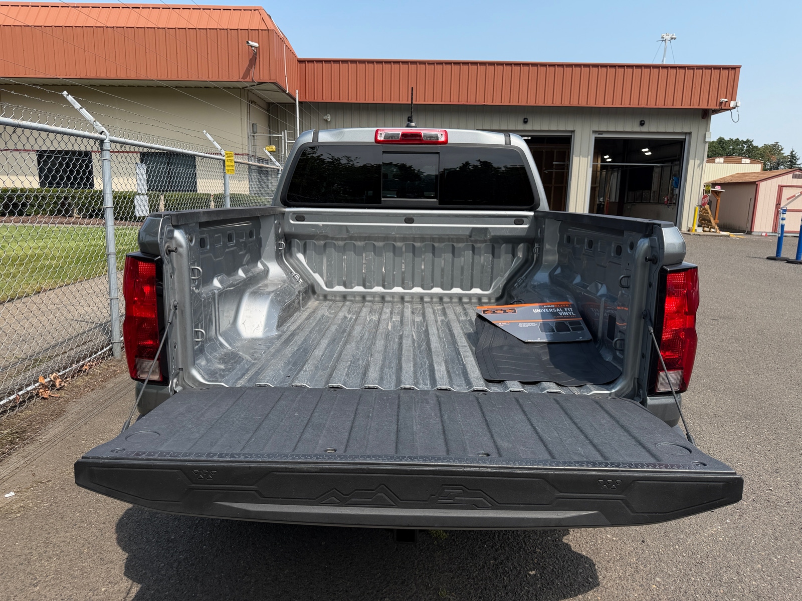 Thumbnail: 2023 Chevrolet Colorado - 7