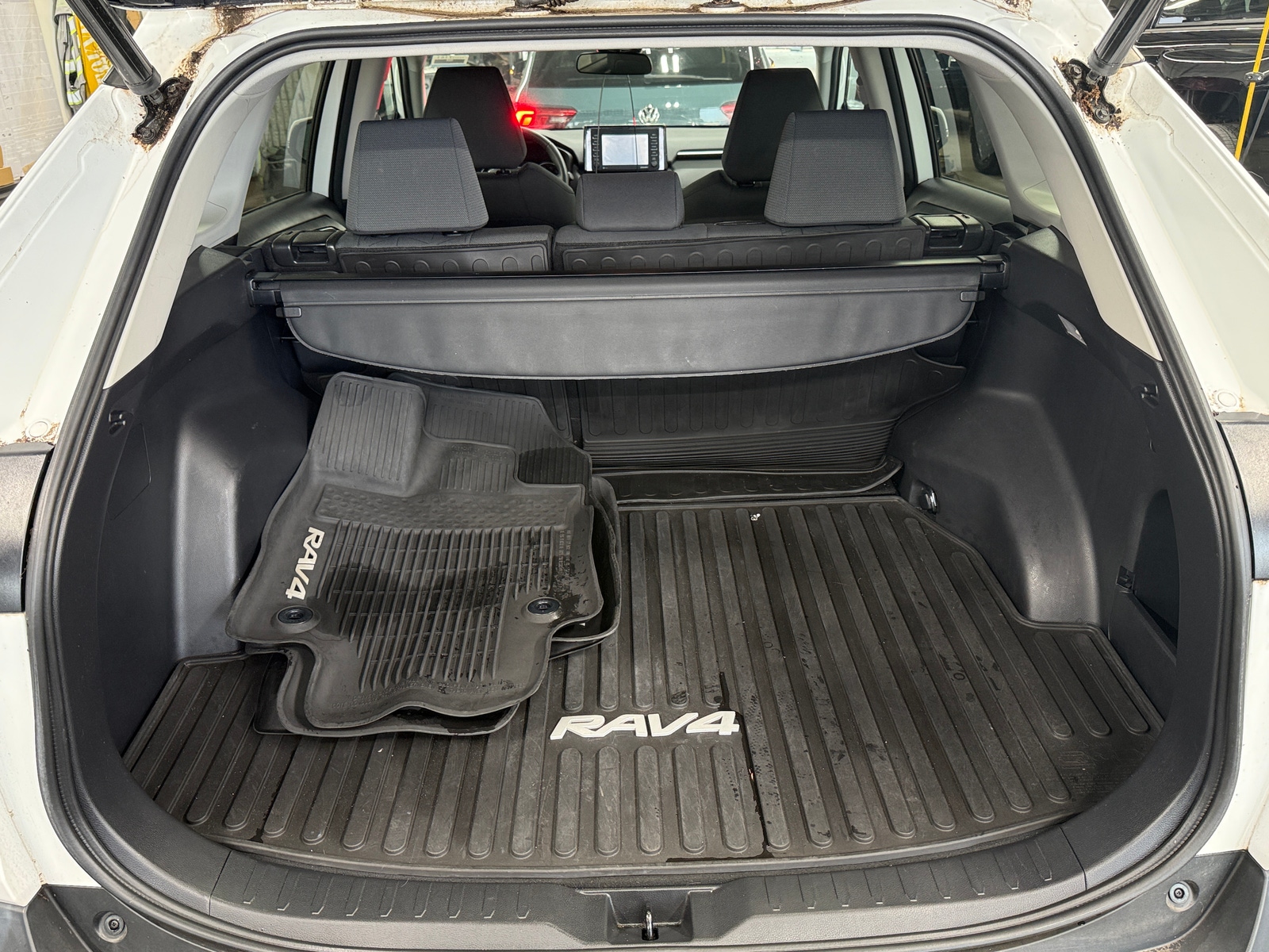Thumbnail: 2021 Toyota RAV4 - 7