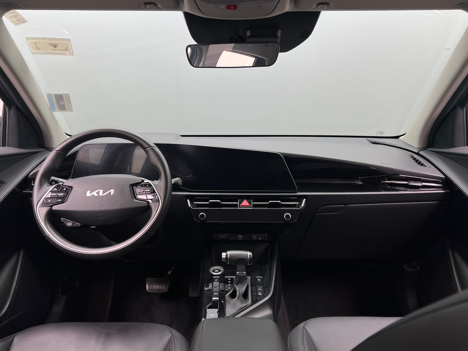 Thumbnail: 2024 Kia Niro - 3