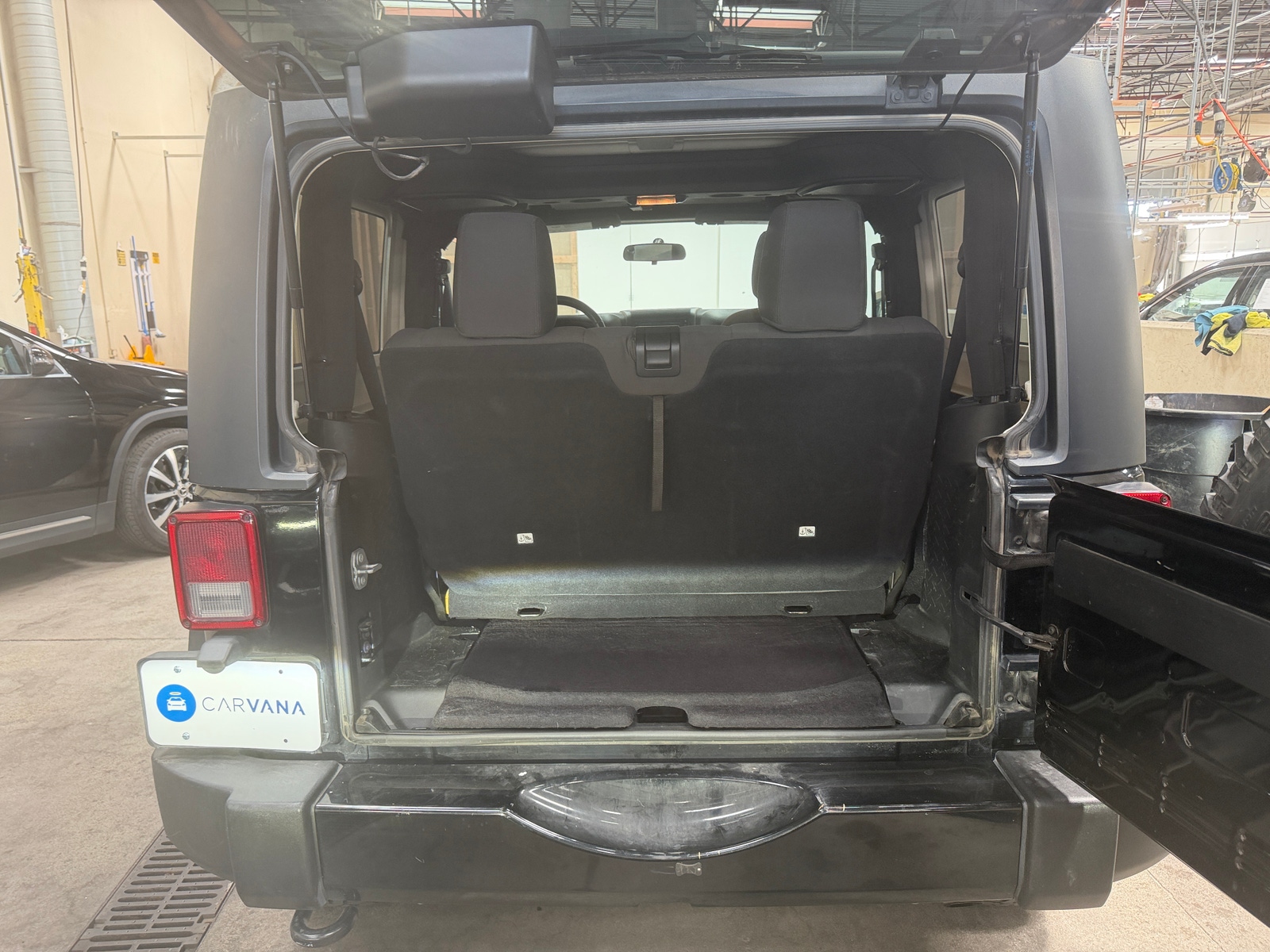 Thumbnail: 2017 Jeep Wrangler - 7