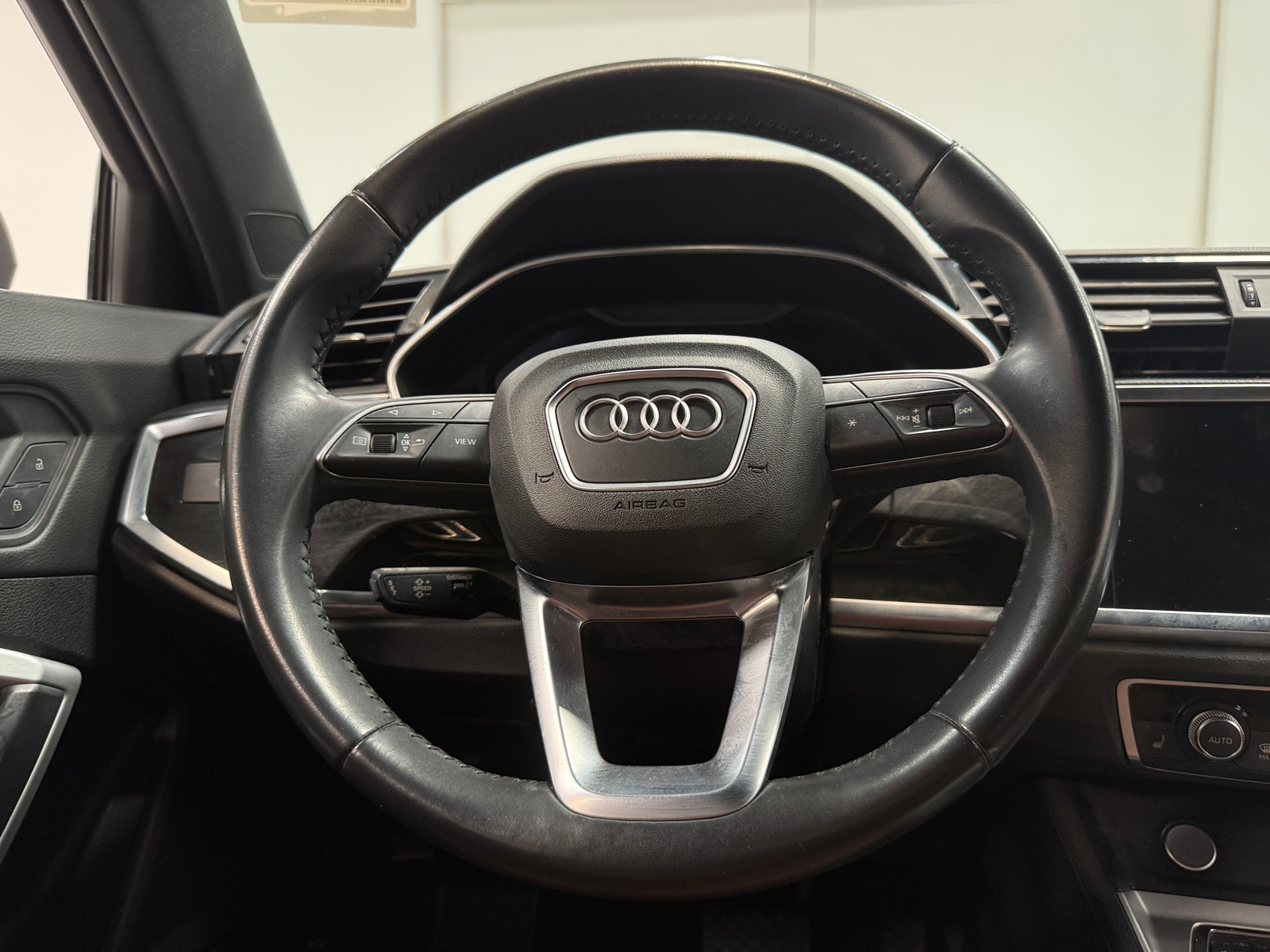 Thumbnail: 2020 Audi Q3 - 4