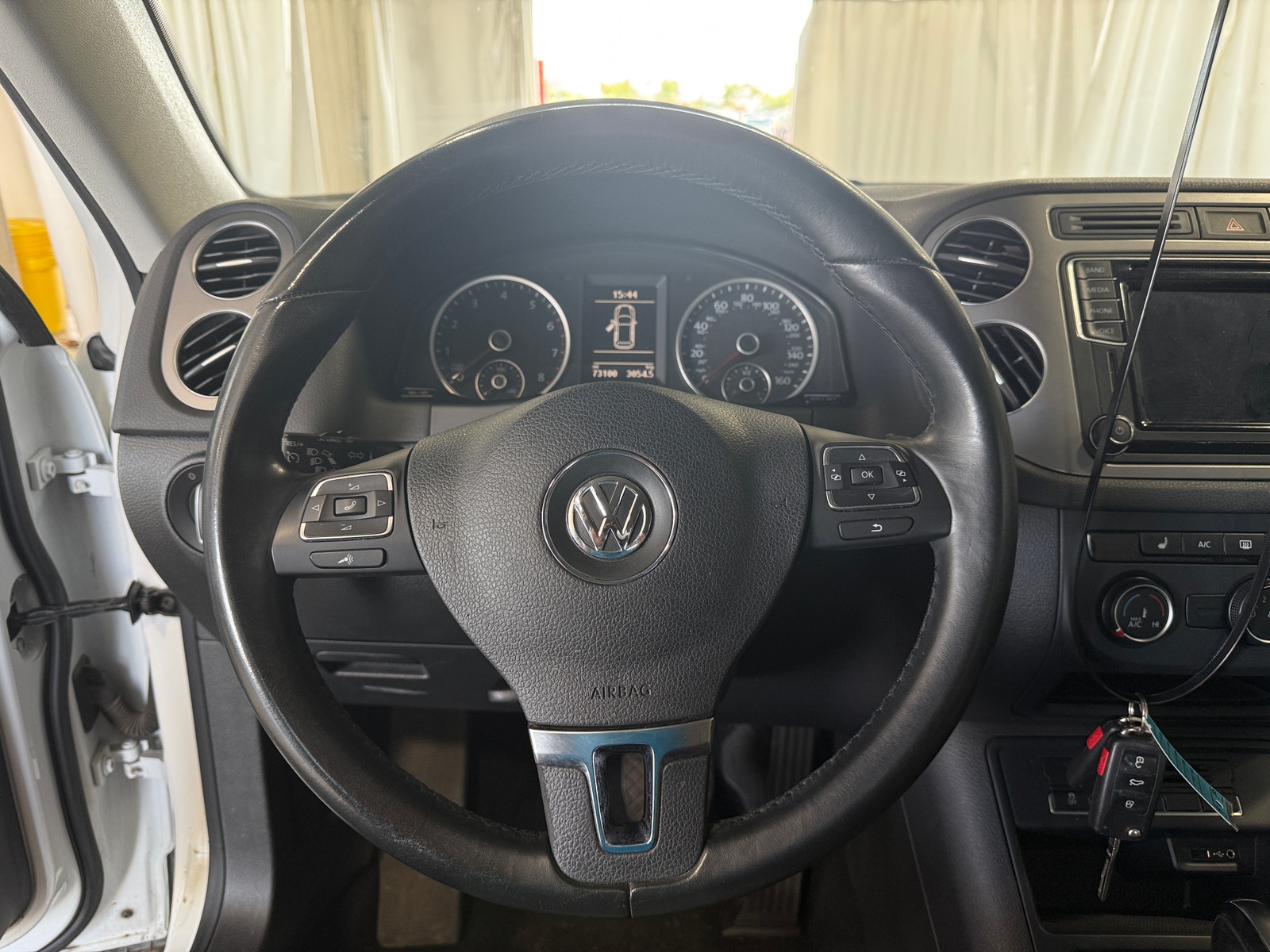 Thumbnail: 2017 Volkswagen Tiguan - 5