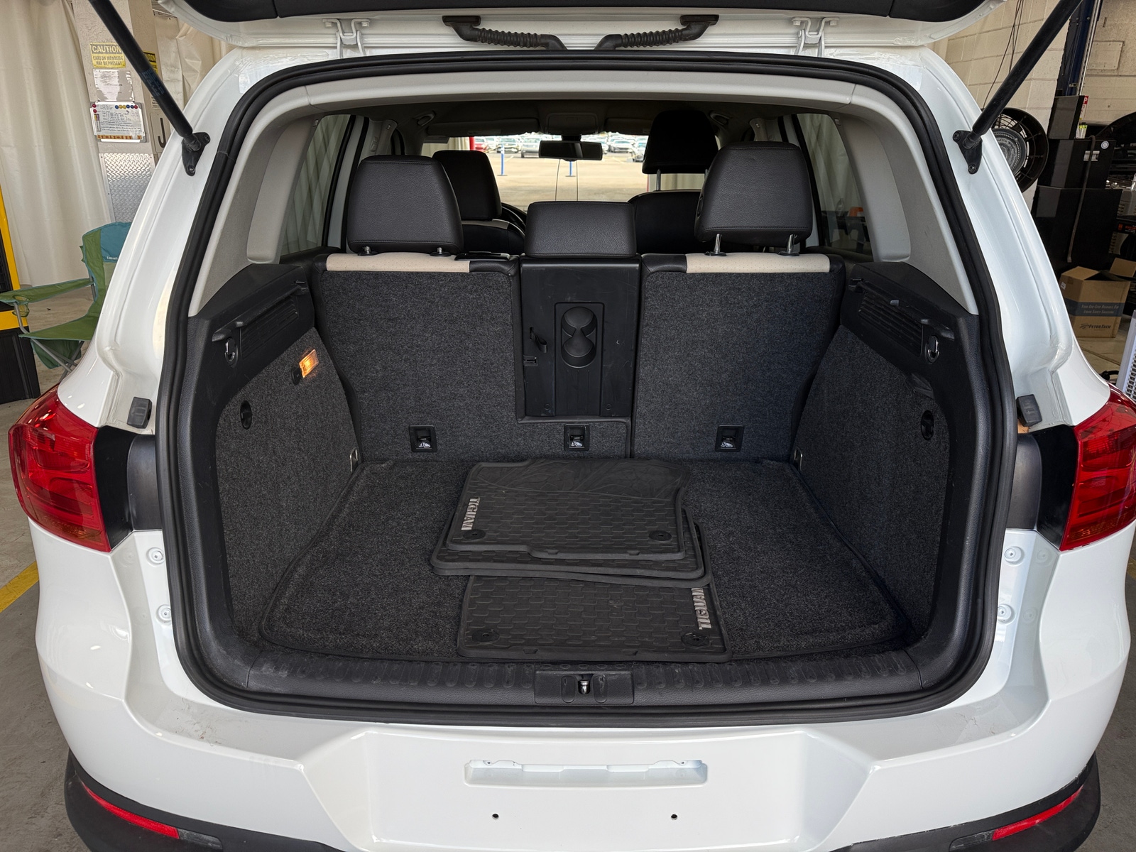 Thumbnail: 2017 Volkswagen Tiguan - 7