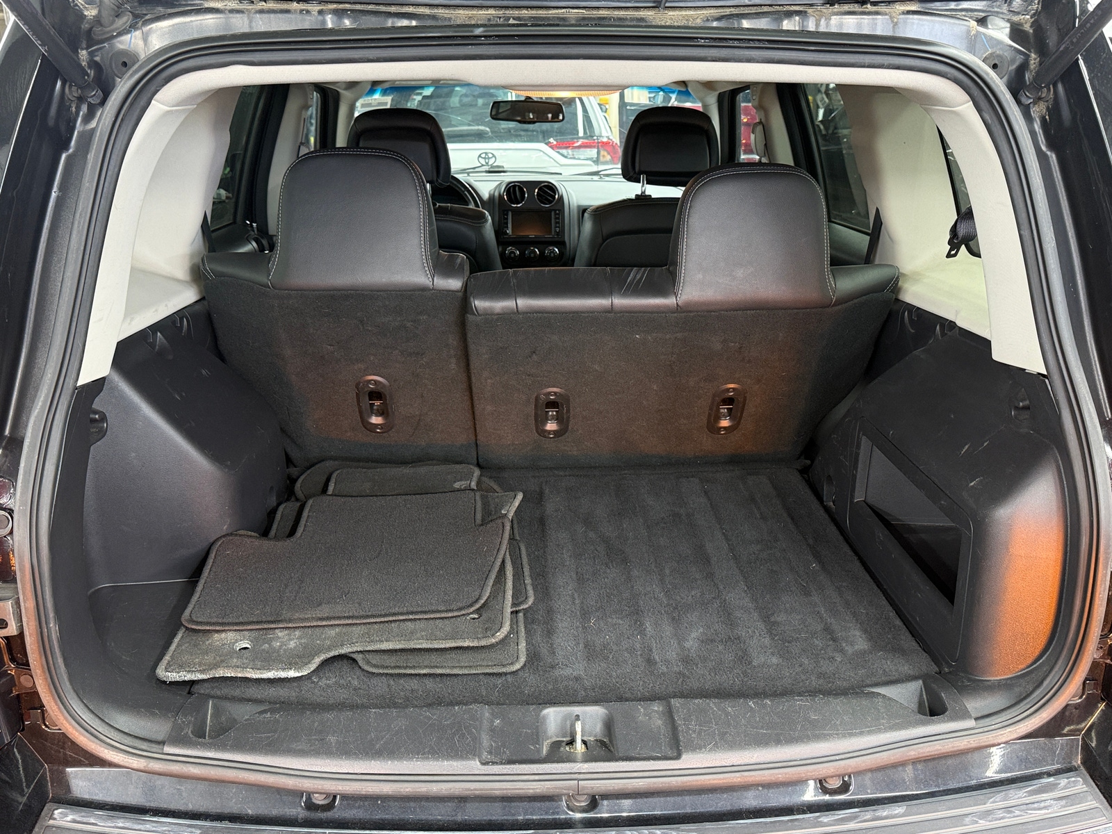 Thumbnail: 2017 Jeep Patriot - 6