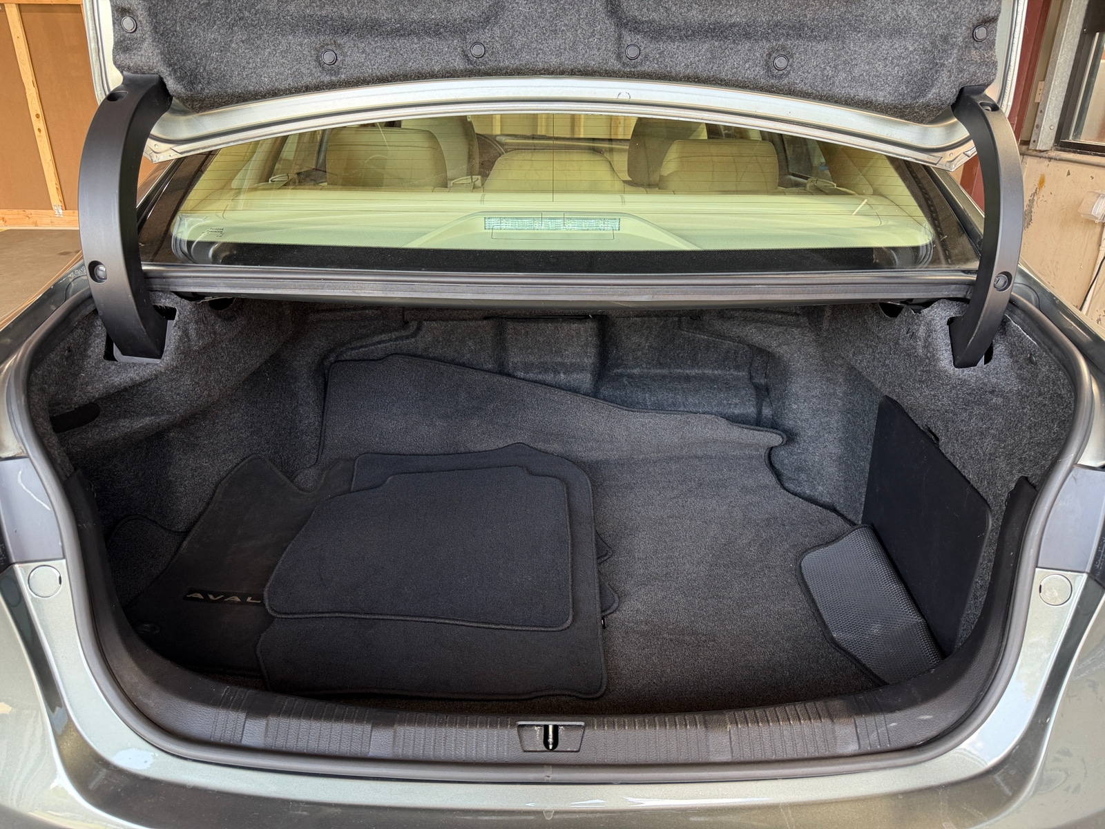 Thumbnail: 2013 Toyota Avalon - 6