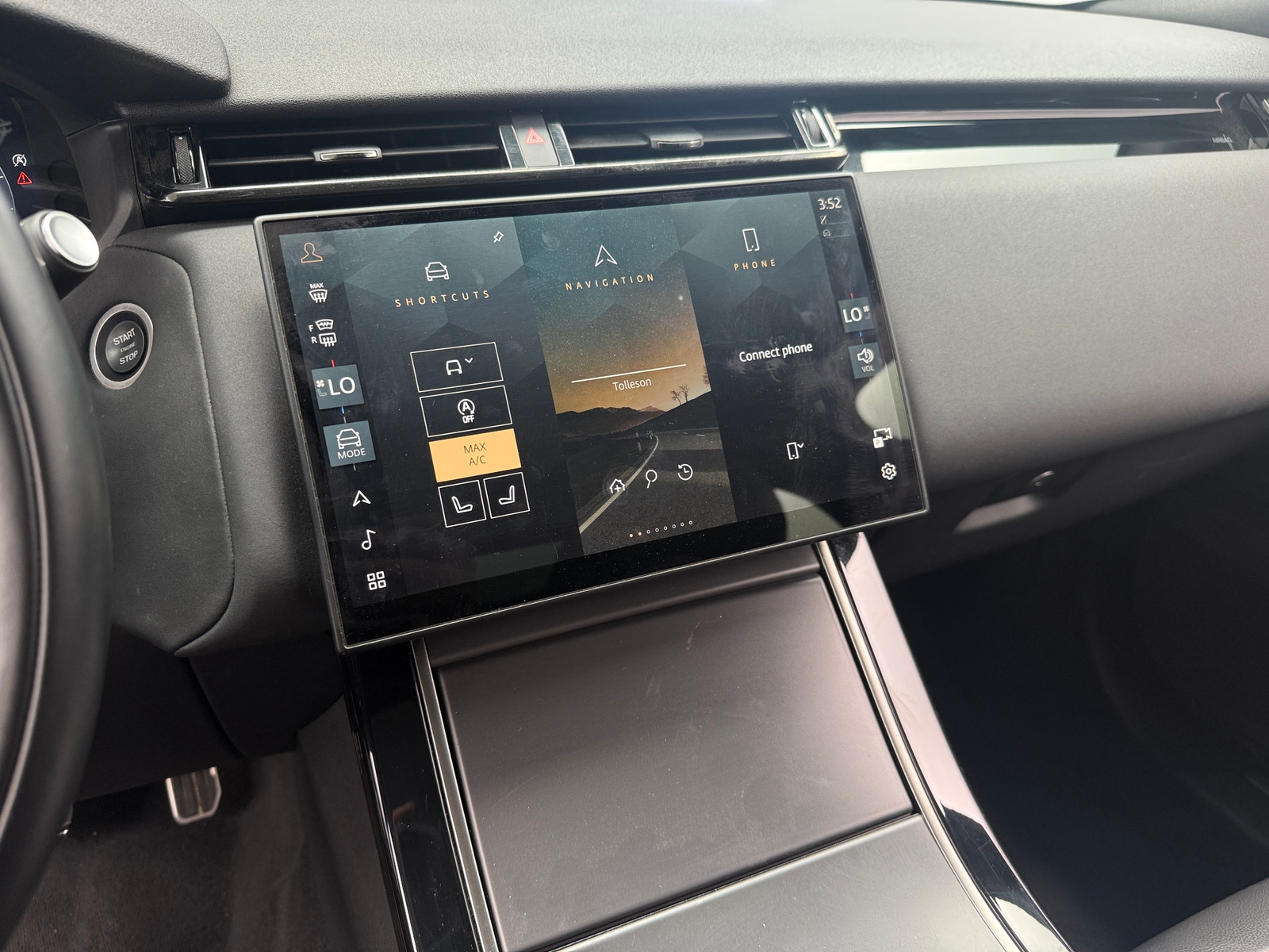 Thumbnail: 2025 Land Rover Range Rover Velar - 3
