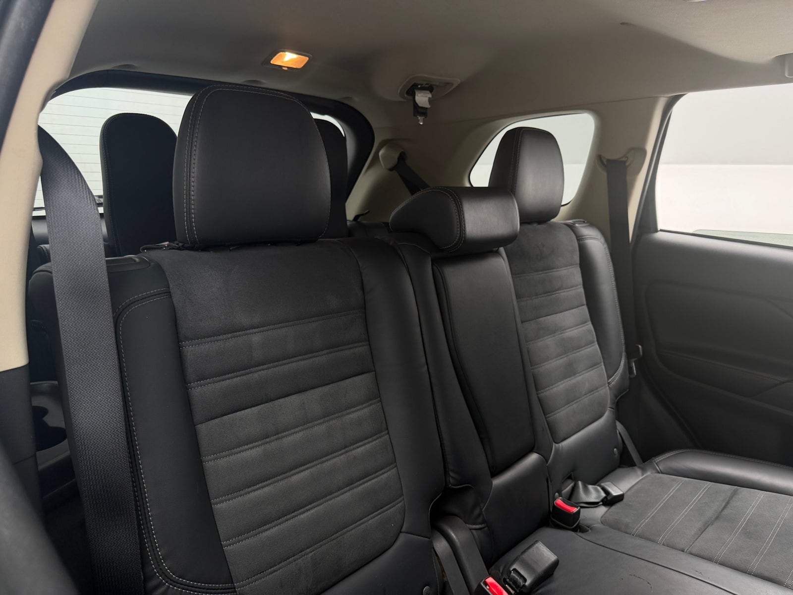 Thumbnail: 2019 Mitsubishi Outlander - 6