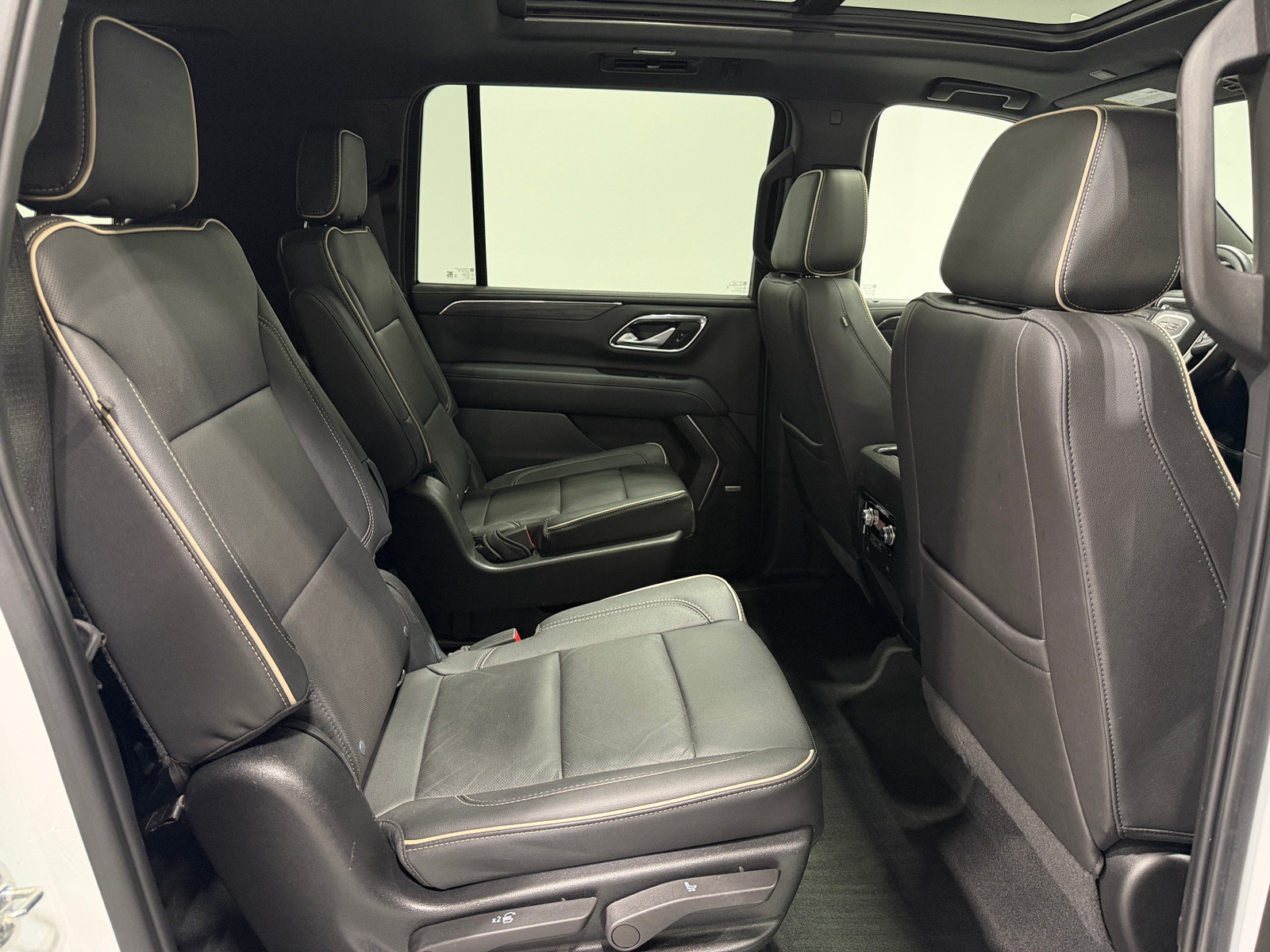 Thumbnail: 2022 GMC Yukon XL - 5