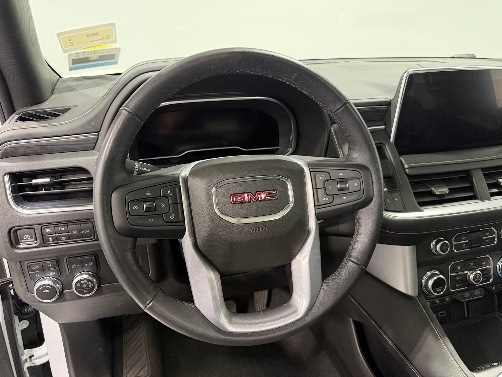 Thumbnail: 2022 GMC Yukon XL - 4