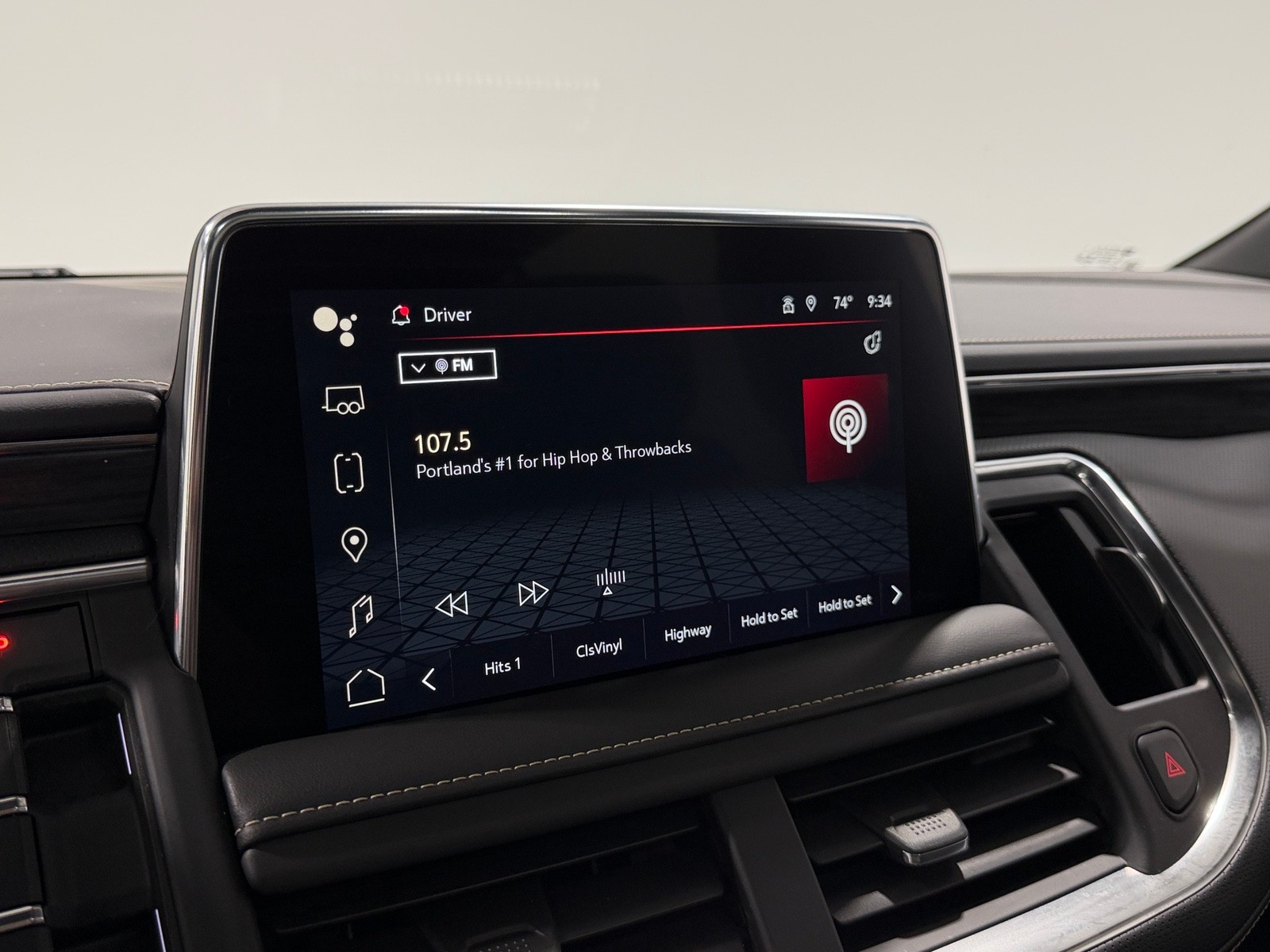 Thumbnail: 2022 GMC Yukon XL - 3