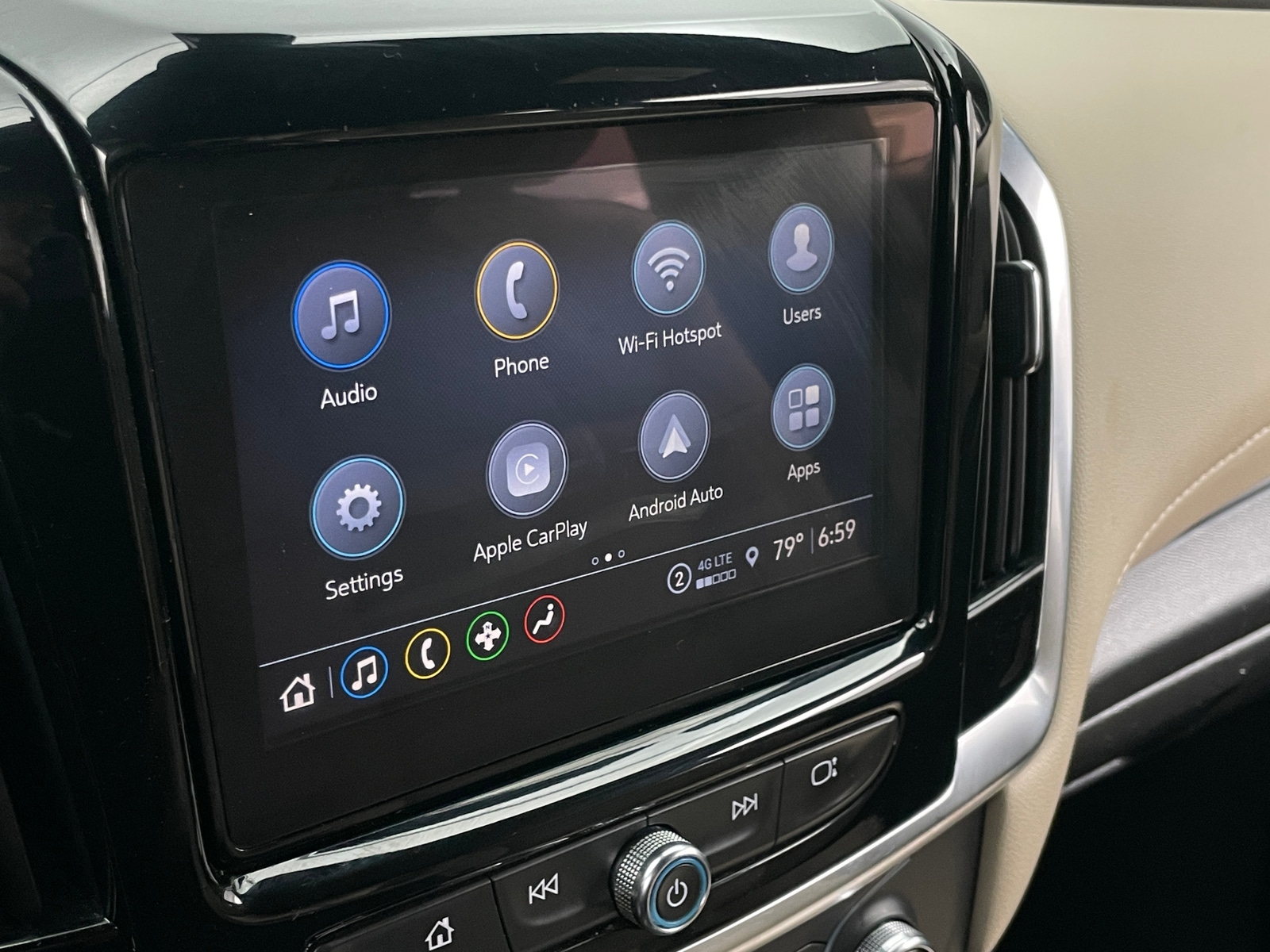 Thumbnail: 2022 Chevrolet Traverse - 3