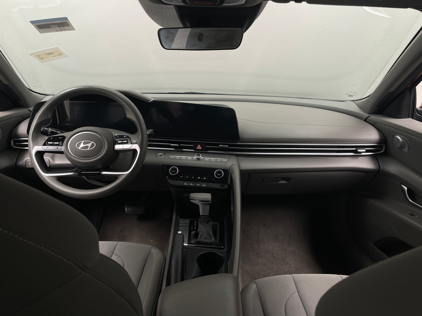 Thumbnail: 2024 Hyundai Elantra - 3