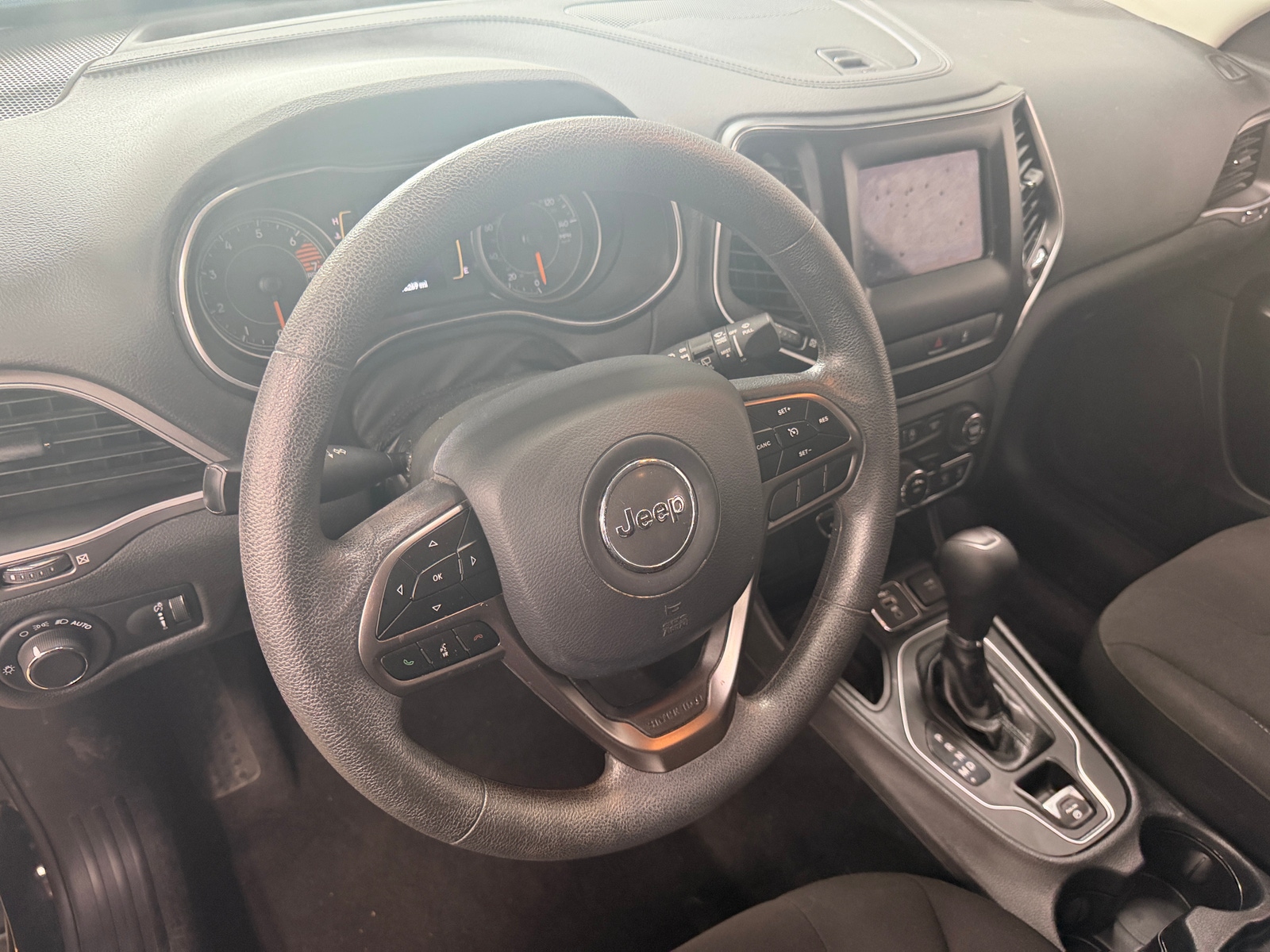 Thumbnail: 2021 Jeep Cherokee - 5