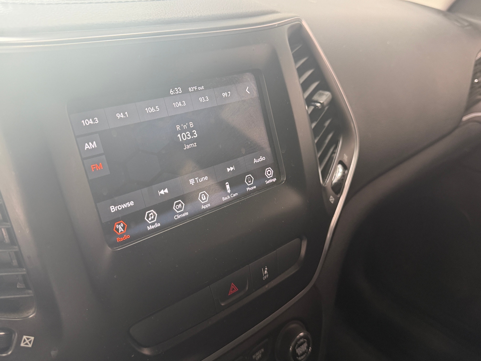 Thumbnail: 2021 Jeep Cherokee - 4