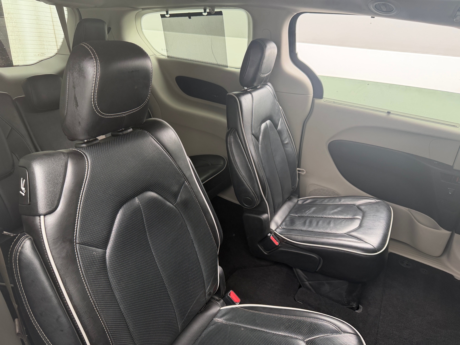 Thumbnail: 2022 Chrysler Pacifica - 5