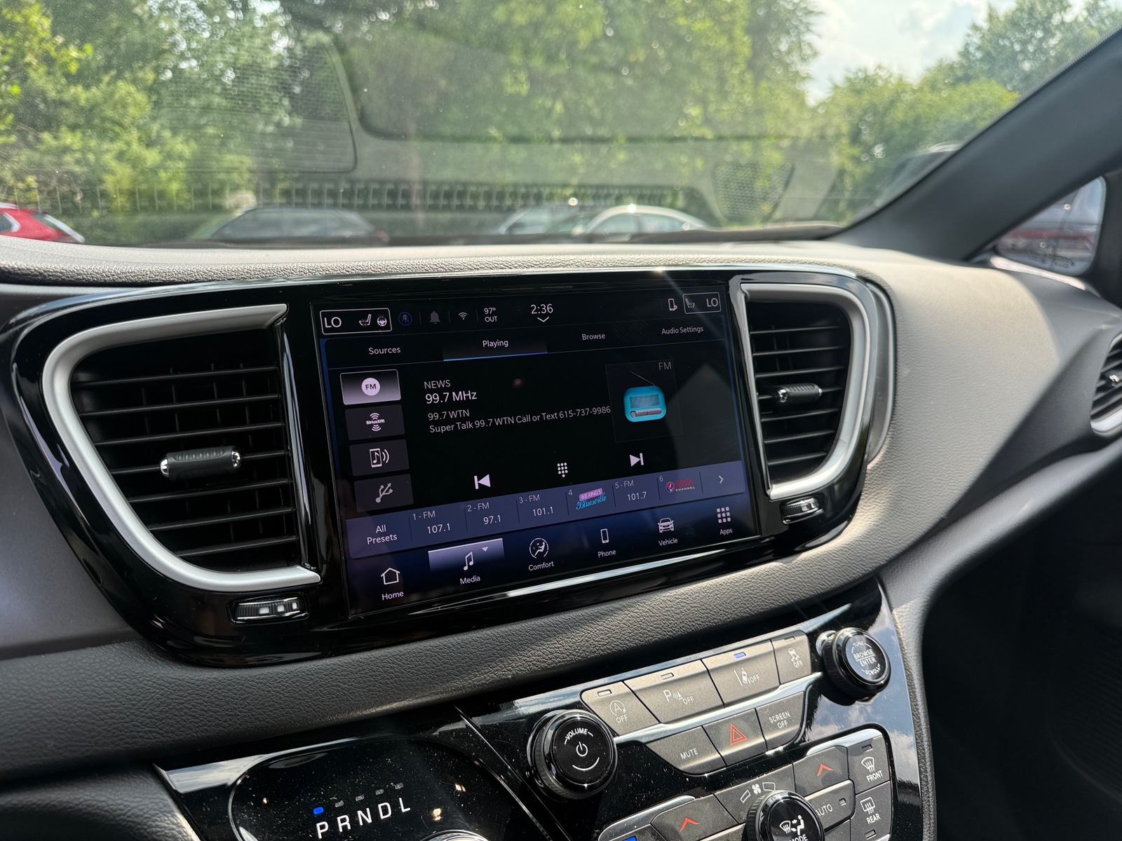 Thumbnail: 2025 Chrysler Pacifica - 4