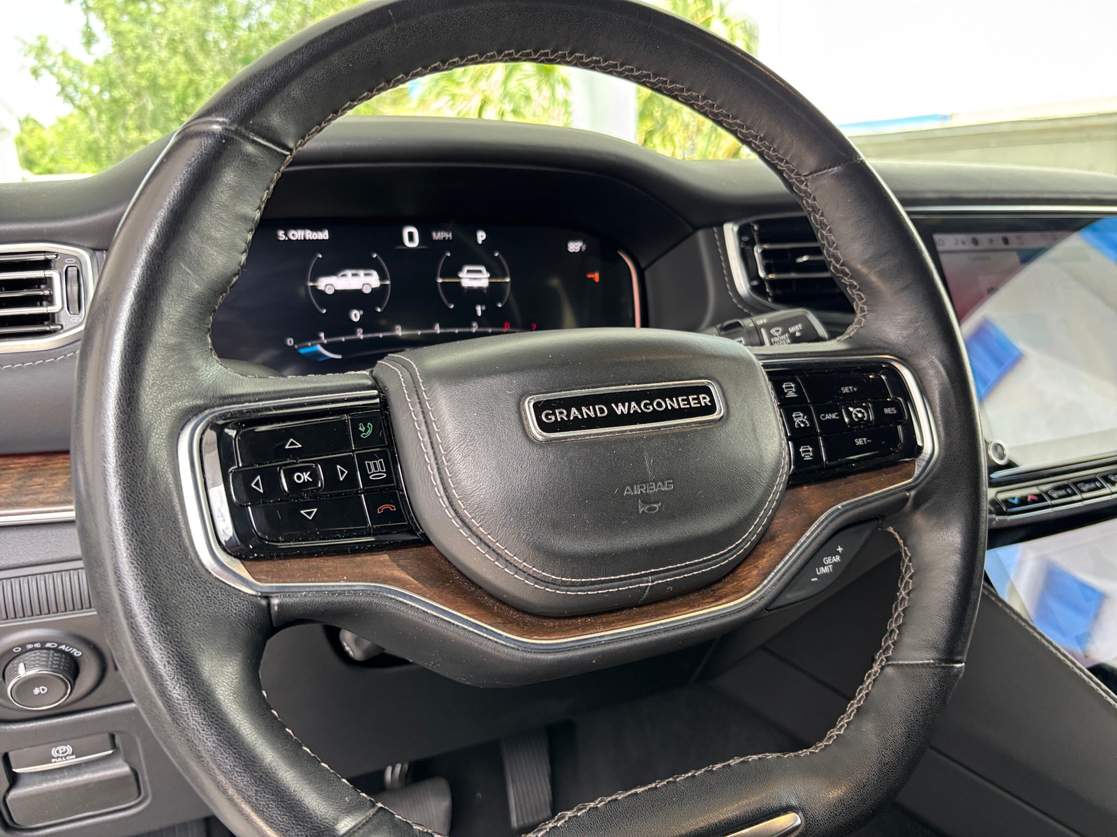 Thumbnail: 2023 Jeep Grand Wagoneer - 5