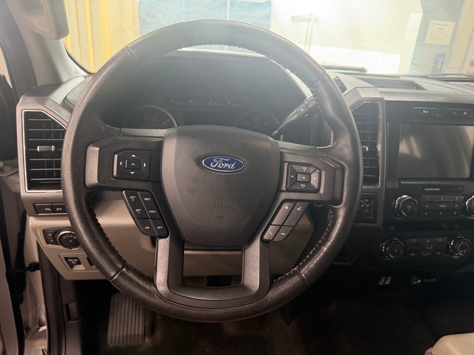 Thumbnail: 2020 Ford Econoline - 5