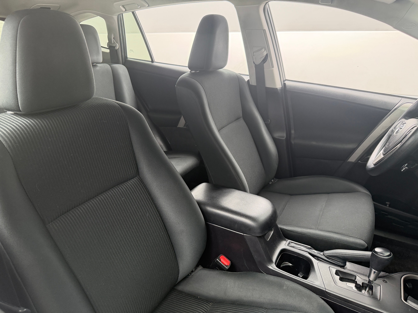 Thumbnail: 2018 Toyota RAV4 - 2