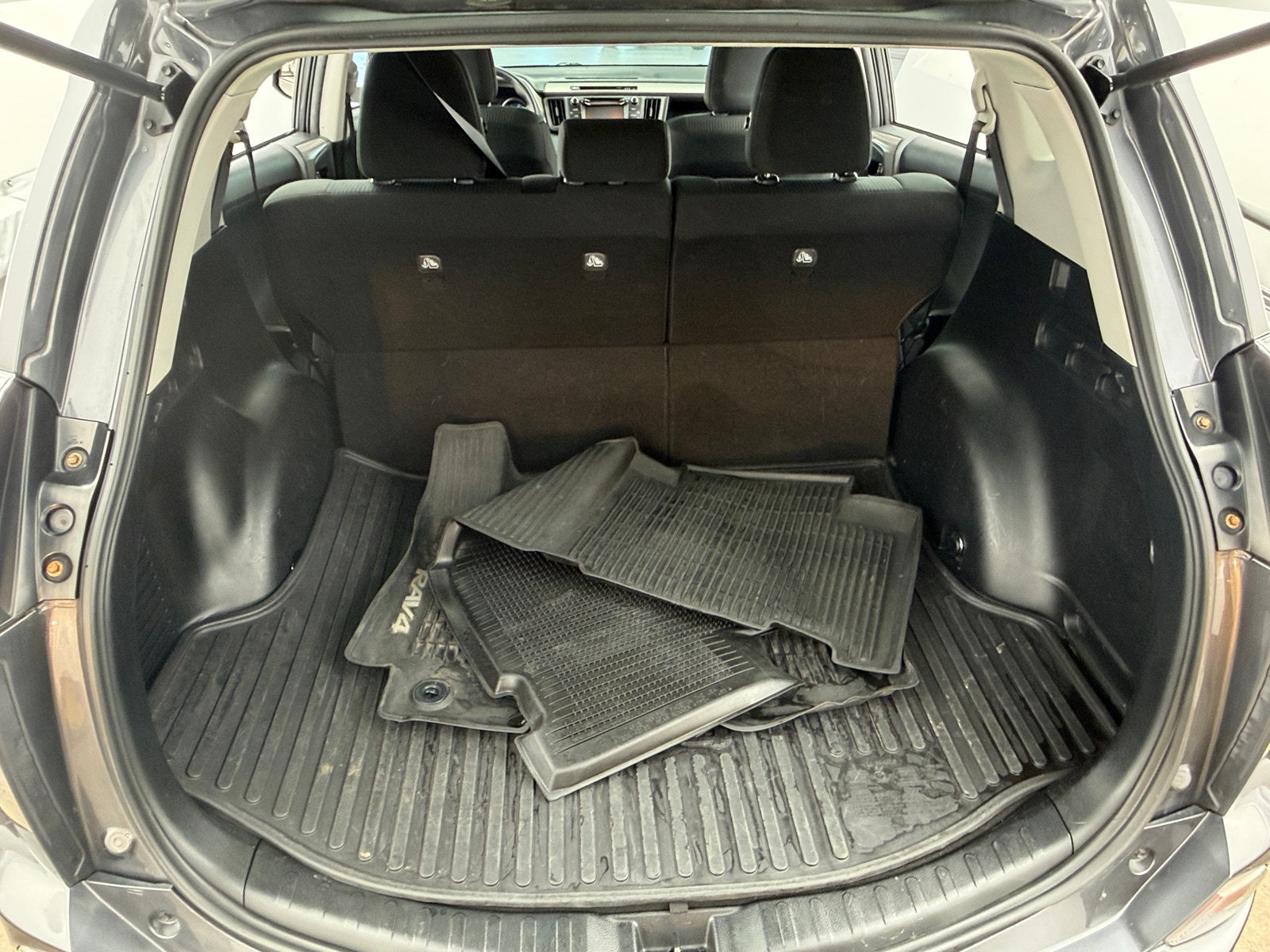 Thumbnail: 2018 Toyota RAV4 - 7