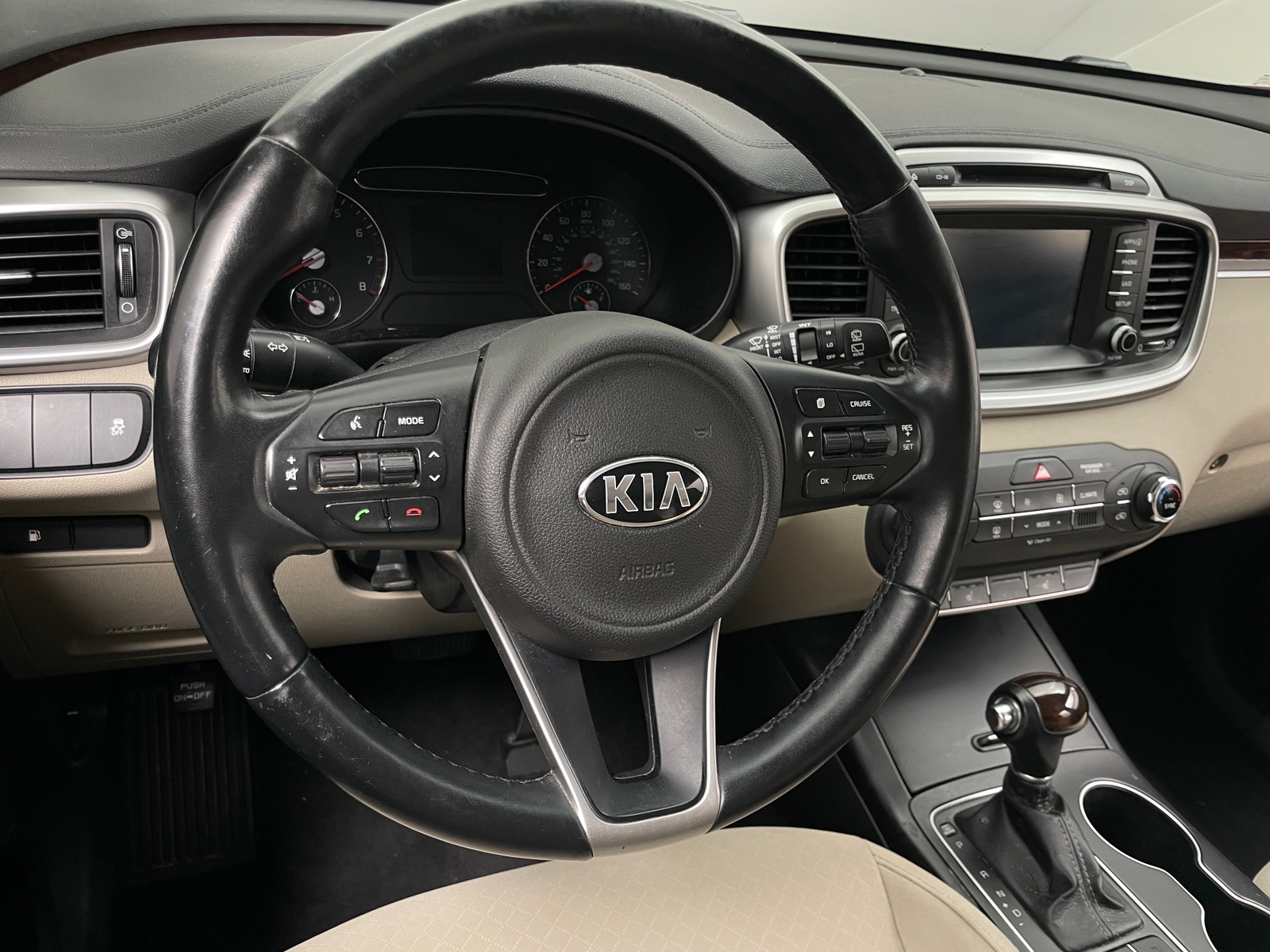 Thumbnail: 2017 Kia Sorento - 5