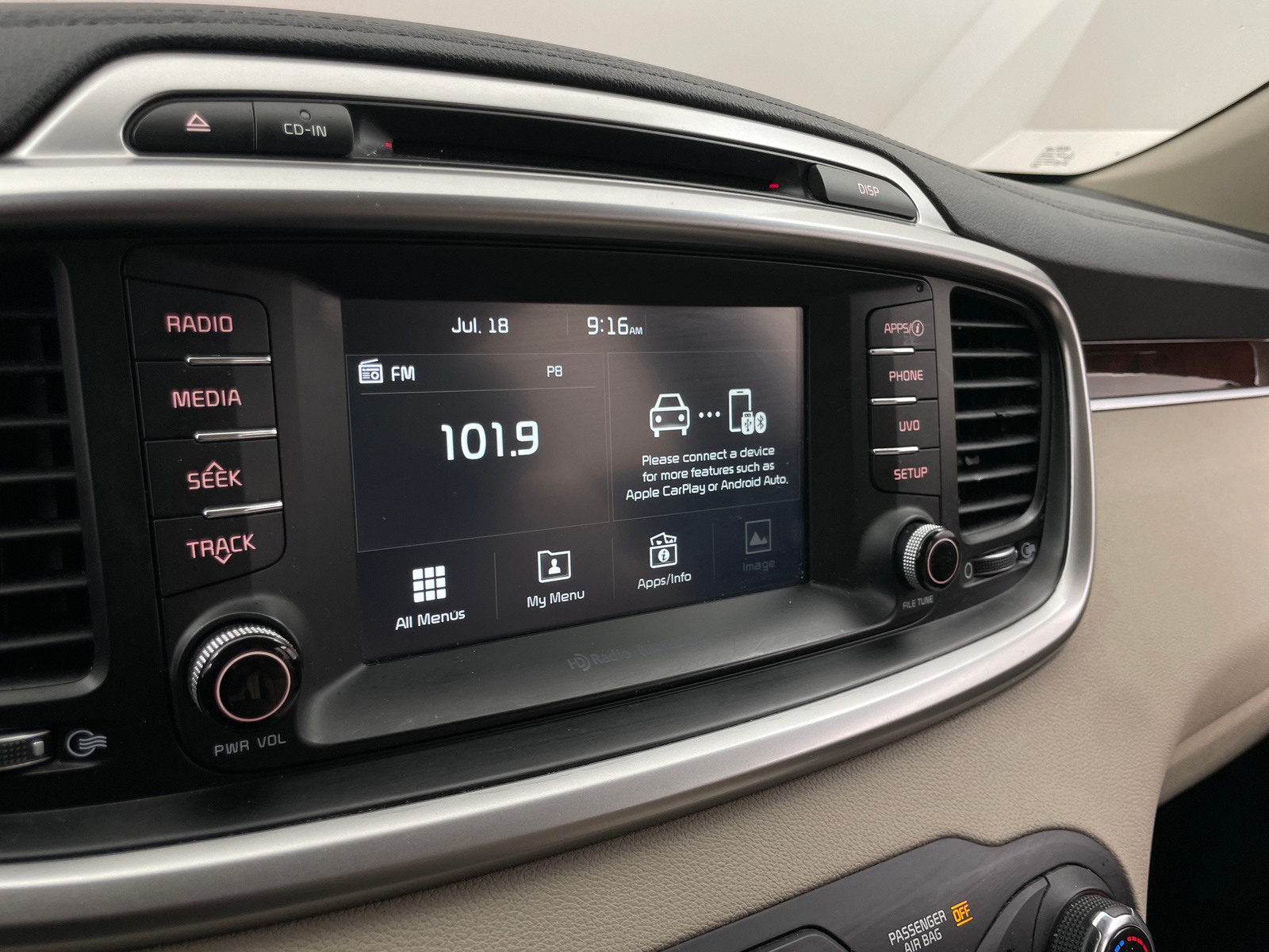 Thumbnail: 2017 Kia Sorento - 4