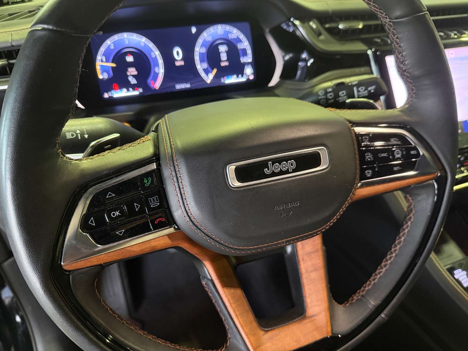 Thumbnail: 2023 Jeep Grand Cherokee - 4