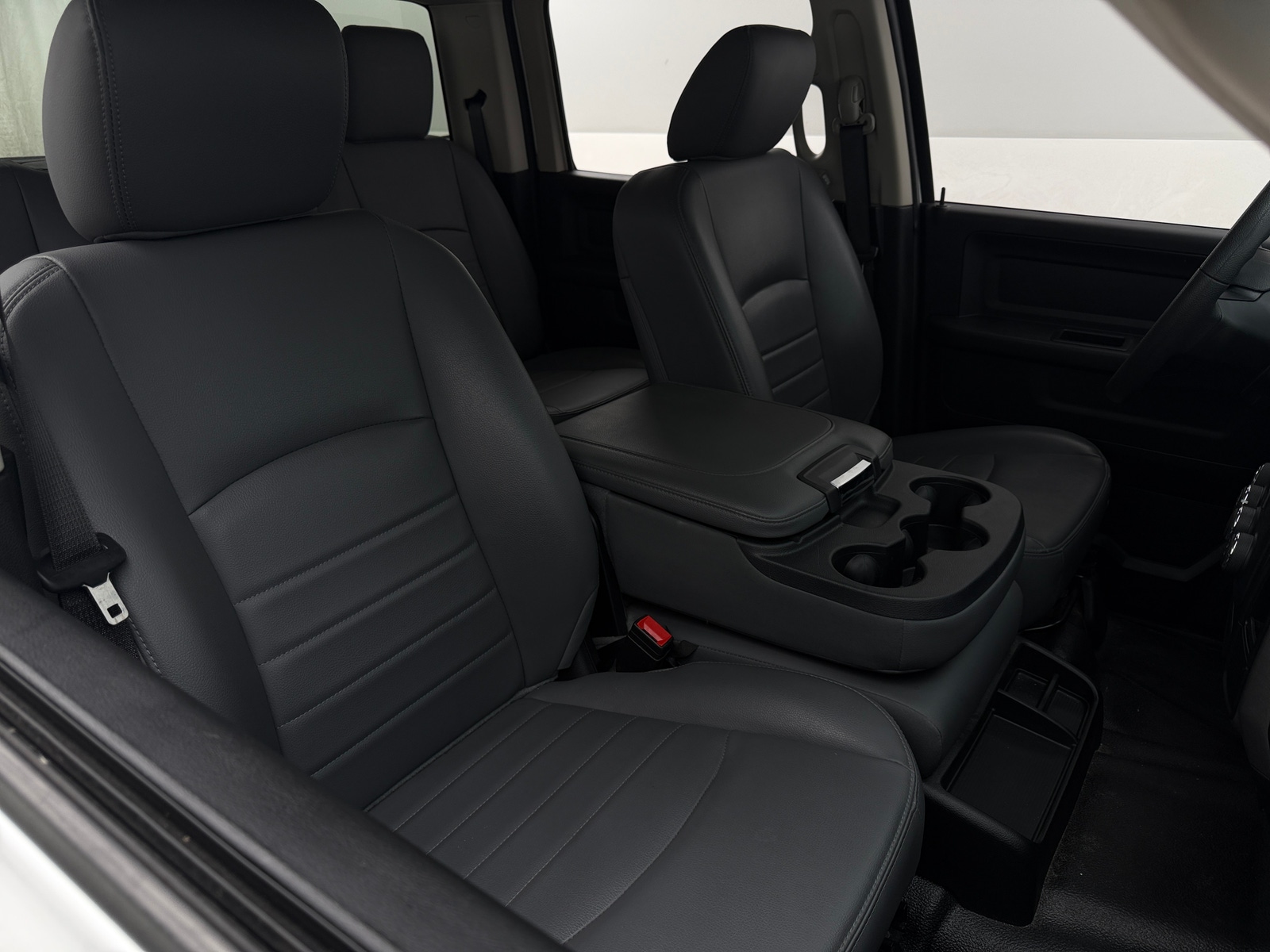 Thumbnail: 2020 RAM 1500 Classic - 2
