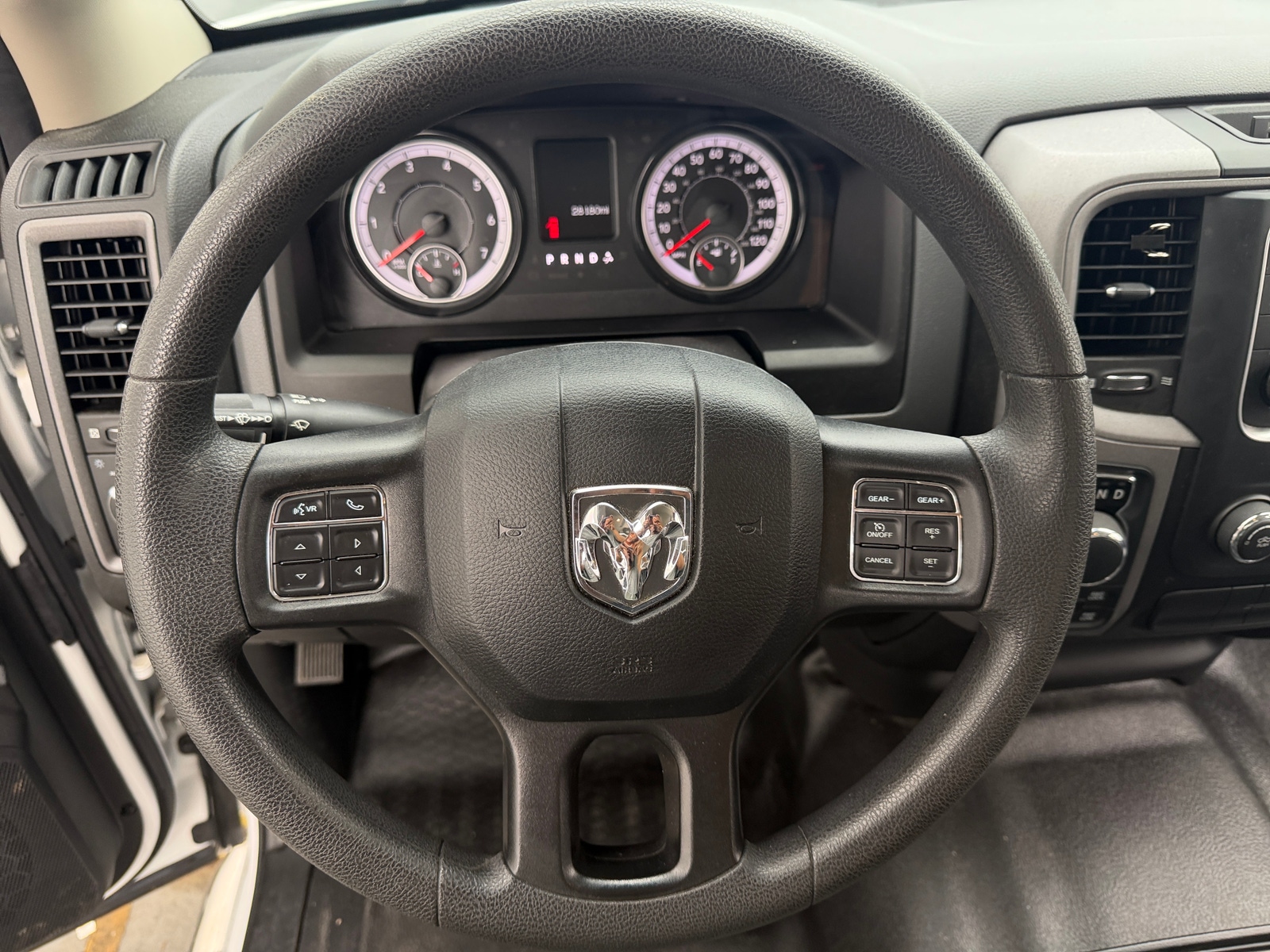Thumbnail: 2020 RAM 1500 Classic - 5