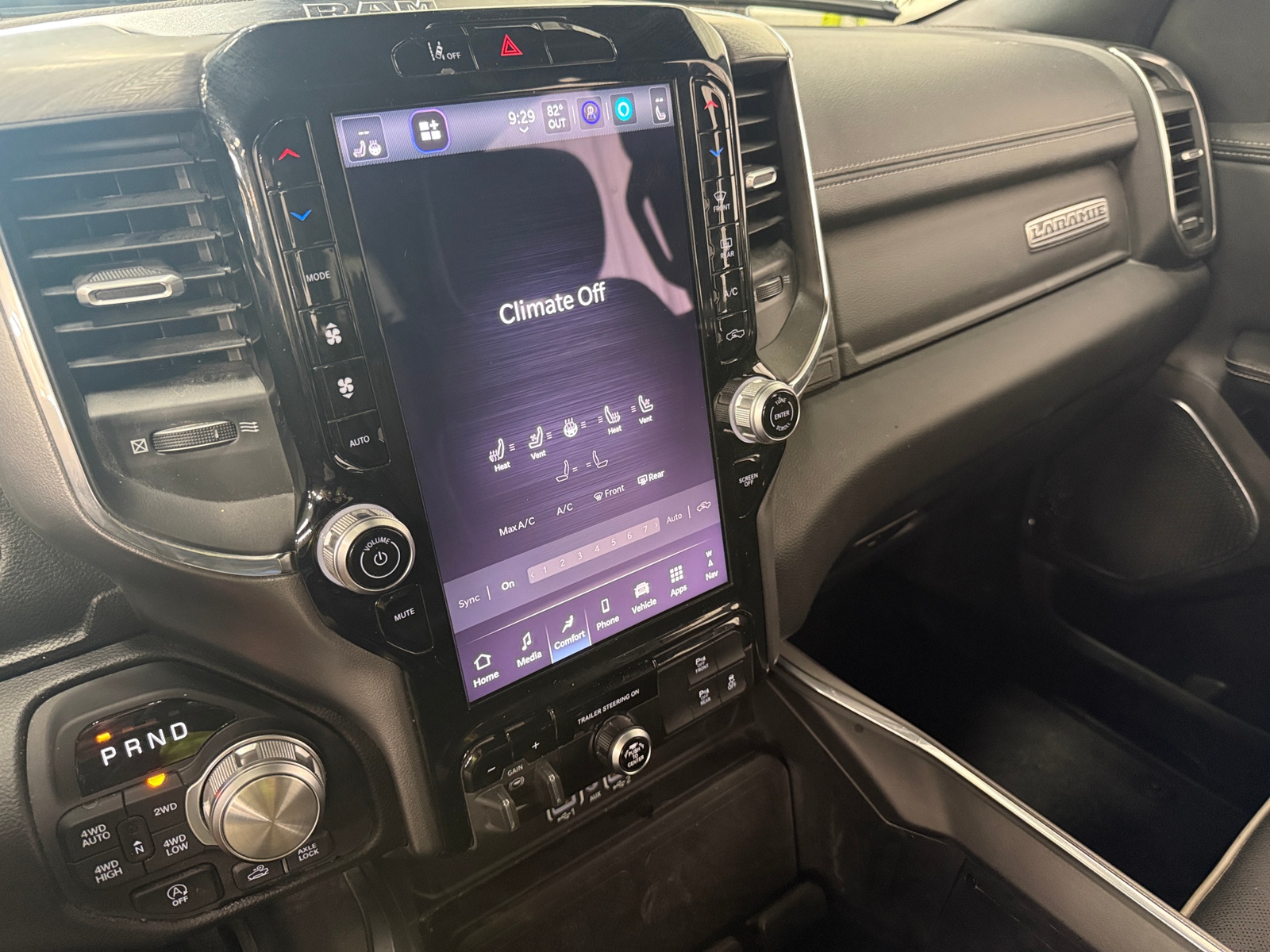 Thumbnail: 2025 RAM 1500 - 3