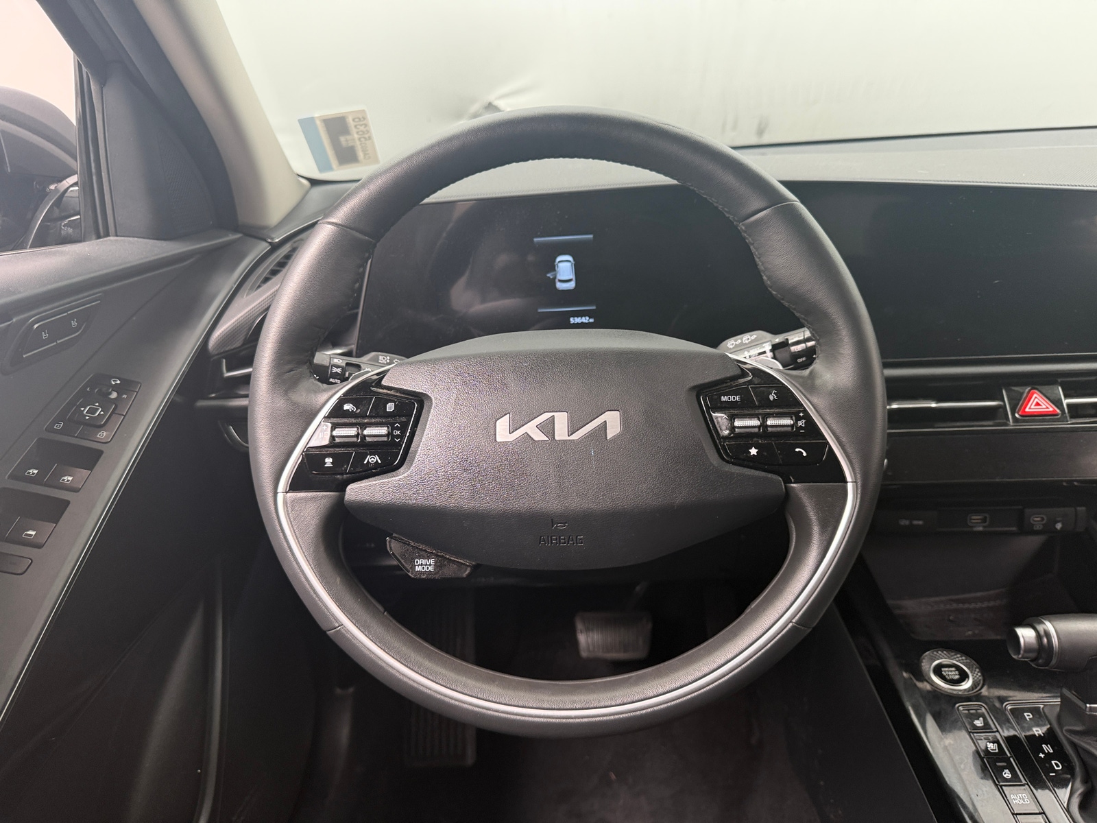 Thumbnail: 2023 Kia Niro - 4